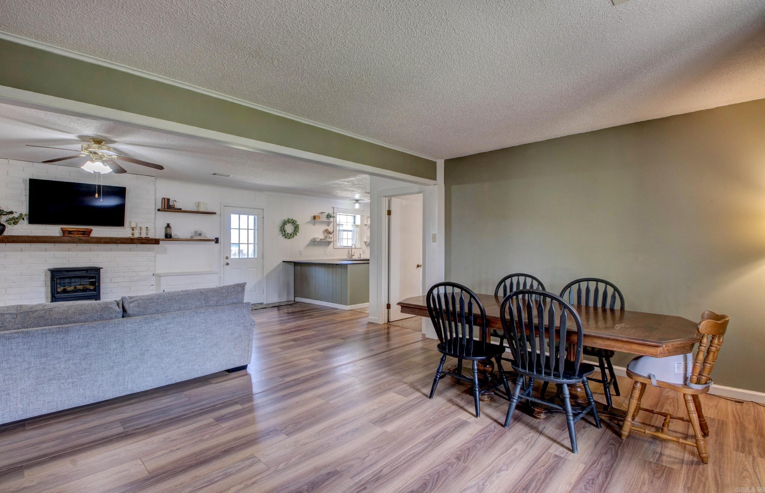 COUNTRY WOOD UNIT - Residential