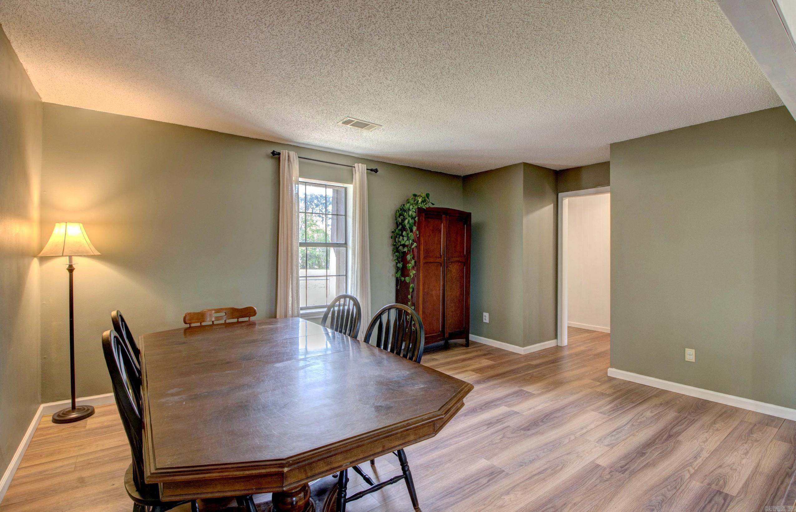 COUNTRY WOOD UNIT - Residential