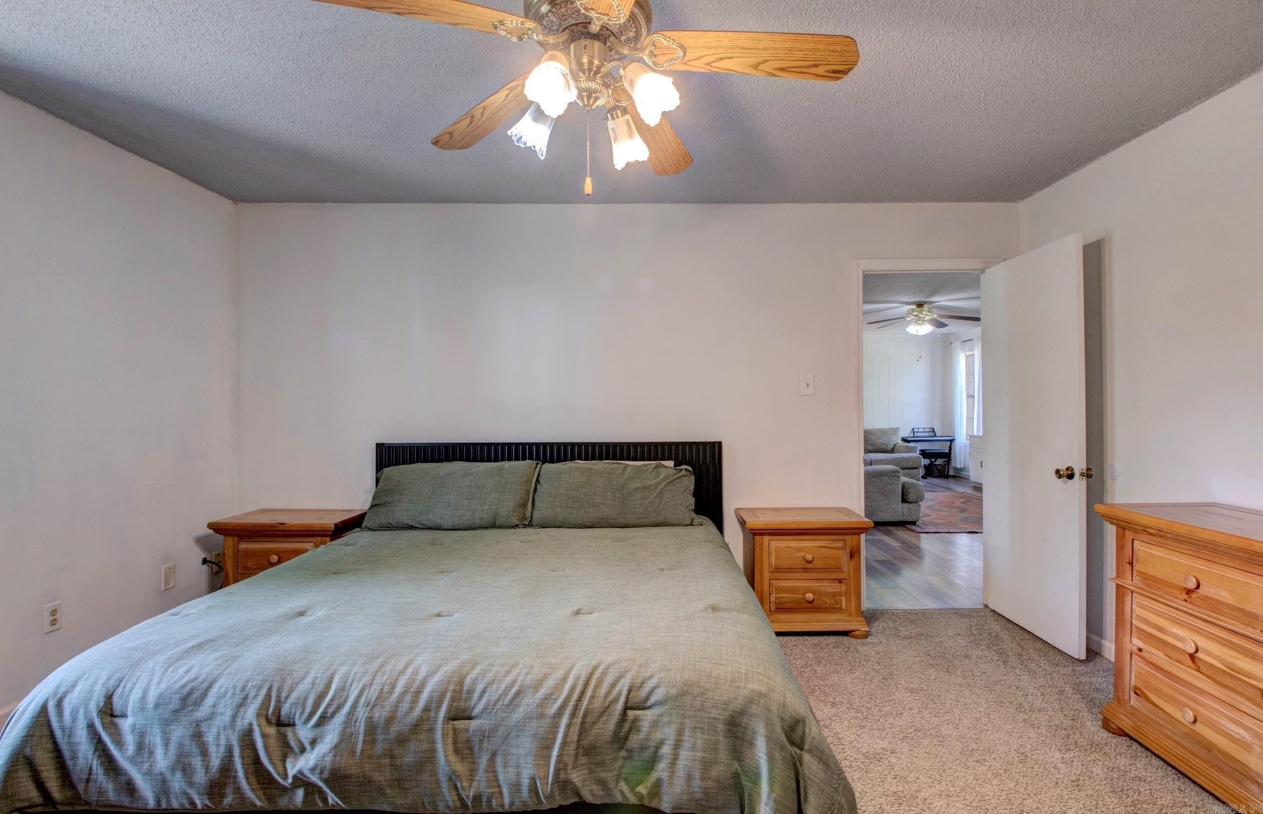 COUNTRY WOOD UNIT - Residential