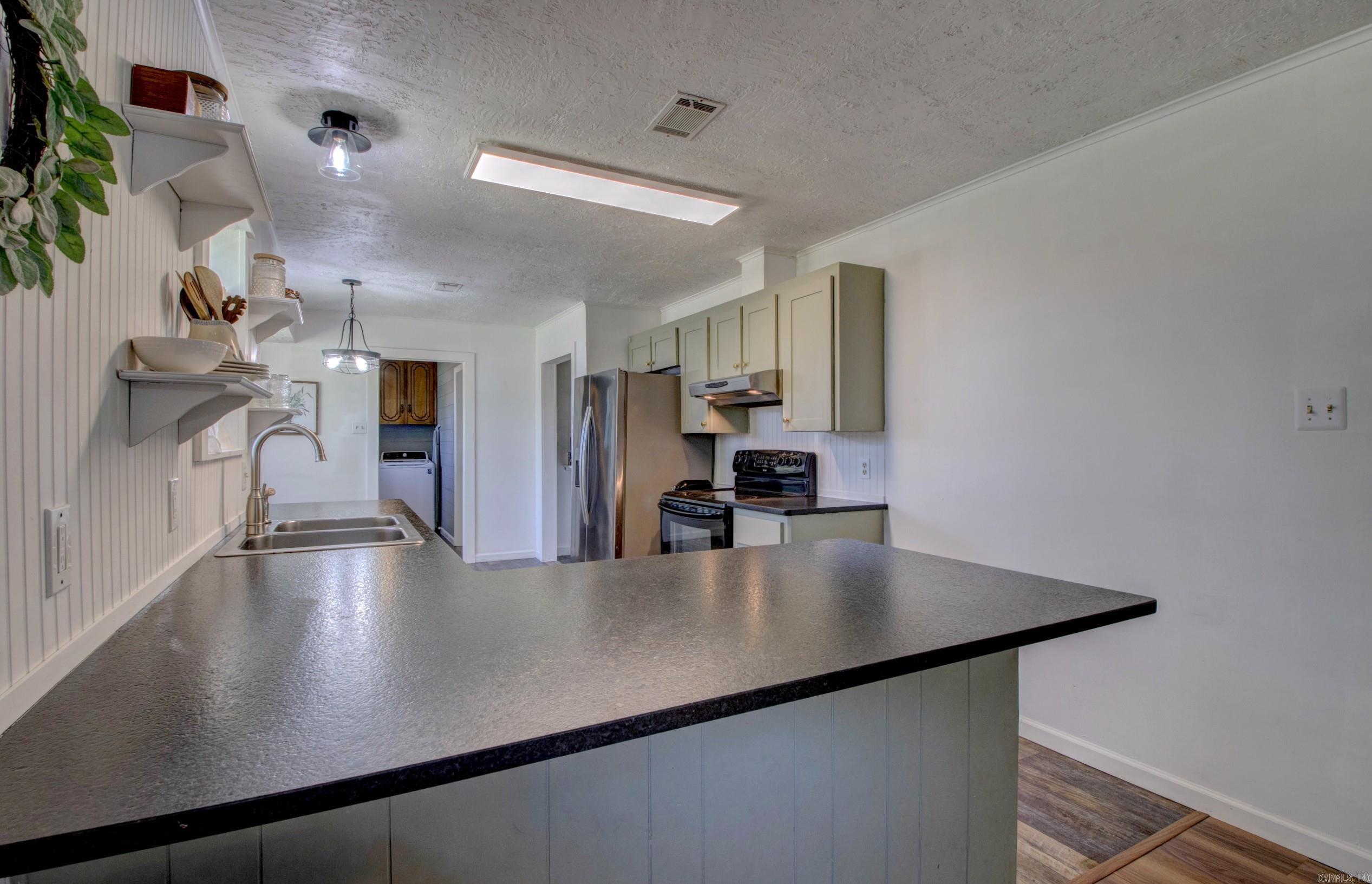 COUNTRY WOOD UNIT - Residential