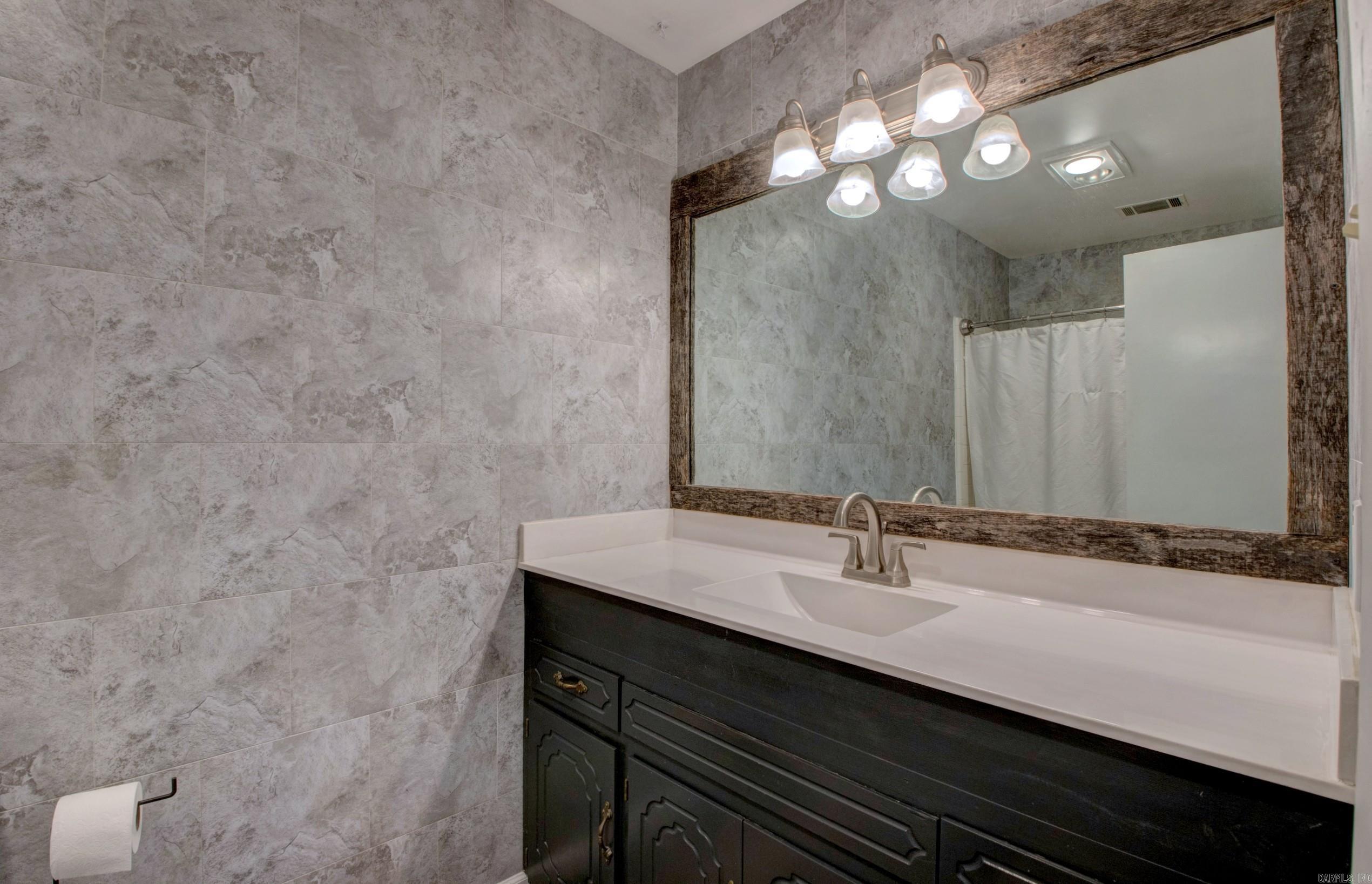 COUNTRY WOOD UNIT - Residential