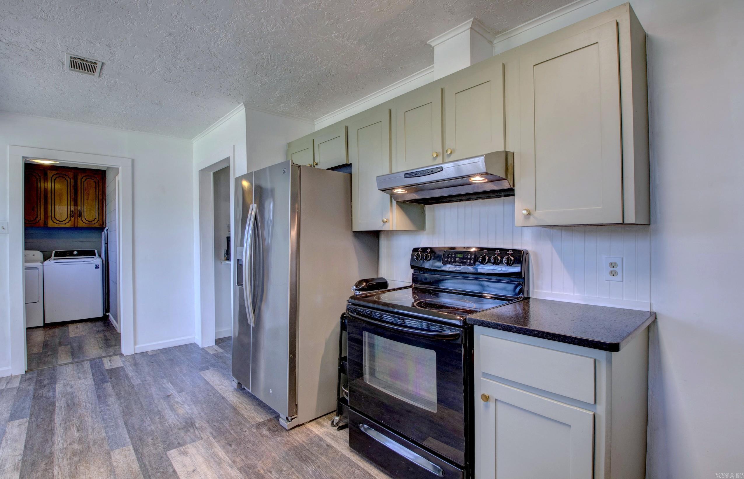 COUNTRY WOOD UNIT - Residential