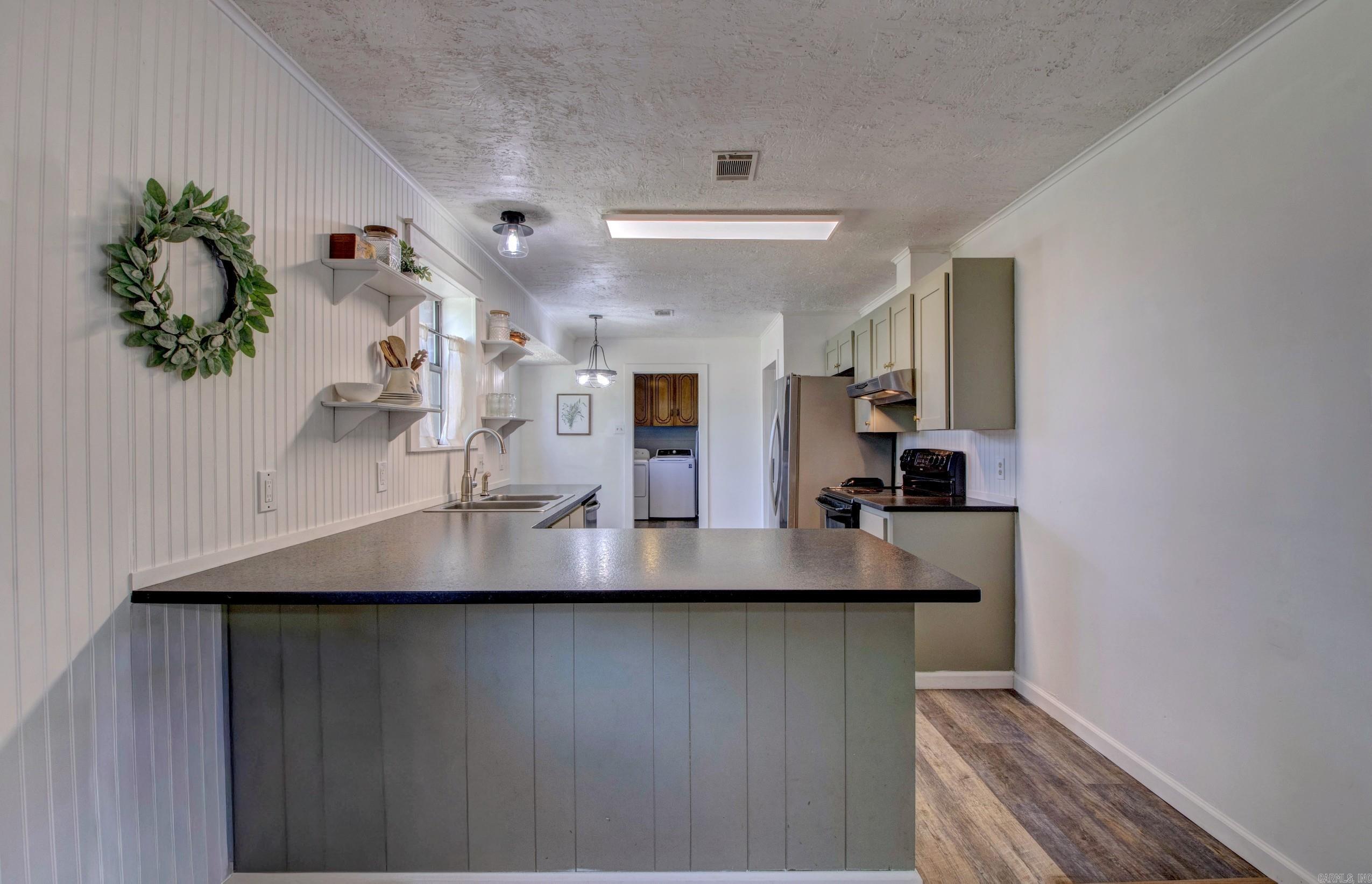 COUNTRY WOOD UNIT - Residential