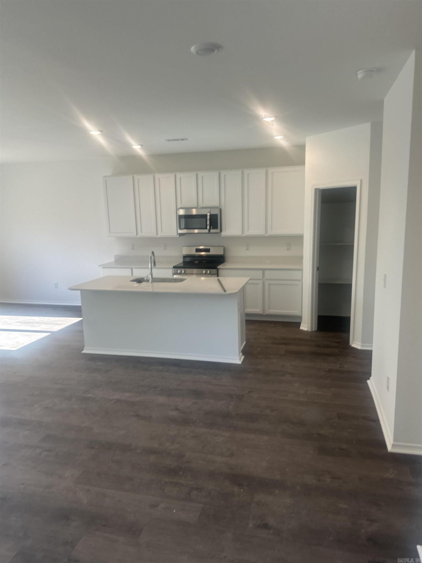 WHITE OAK CROSSING - Residential