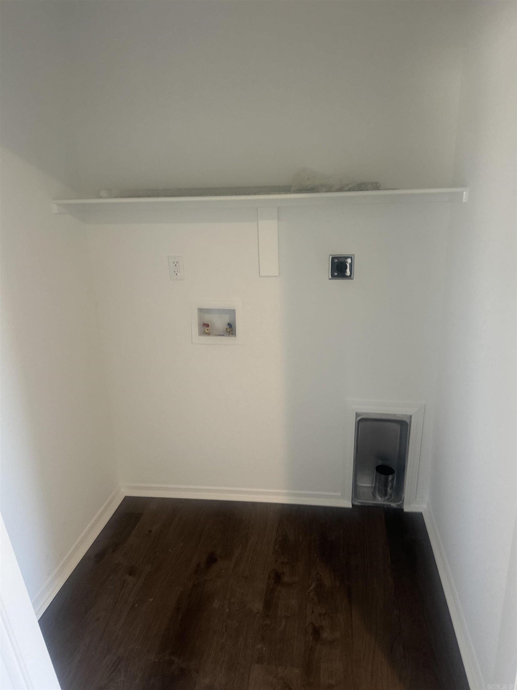 WHITE OAK CROSSING - Residential