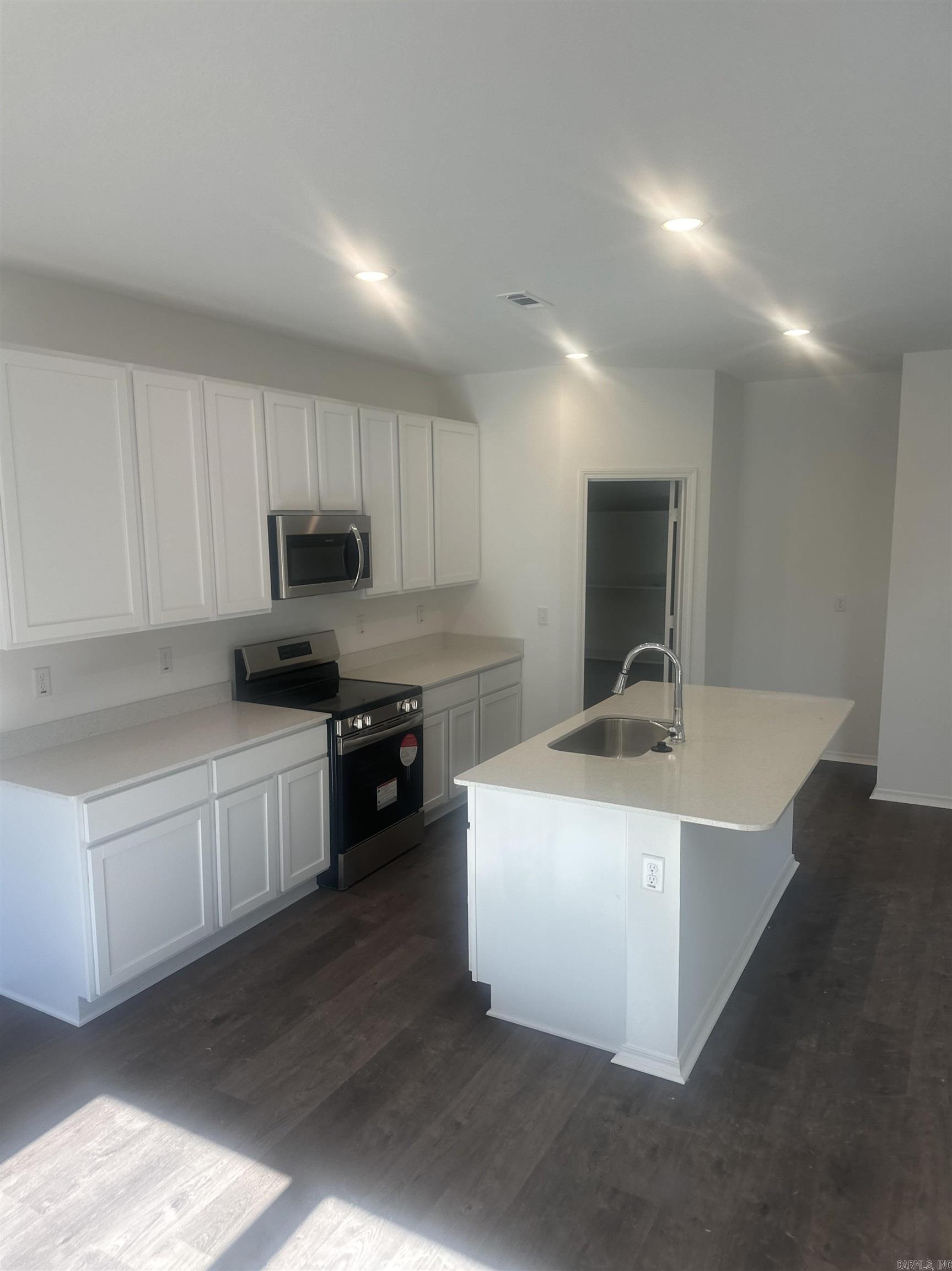 WHITE OAK CROSSING - Residential