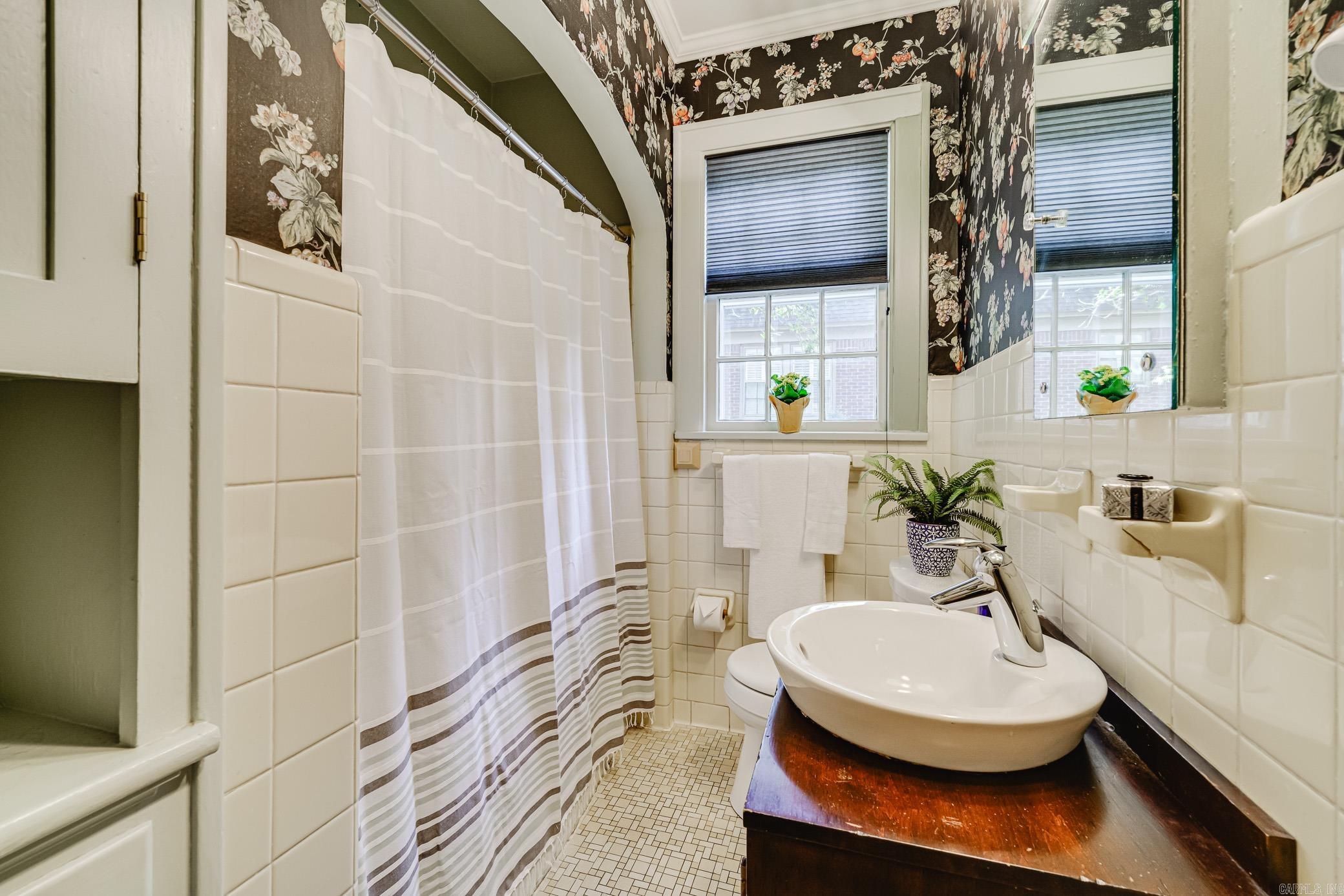 SHADOWLAWN - Residential