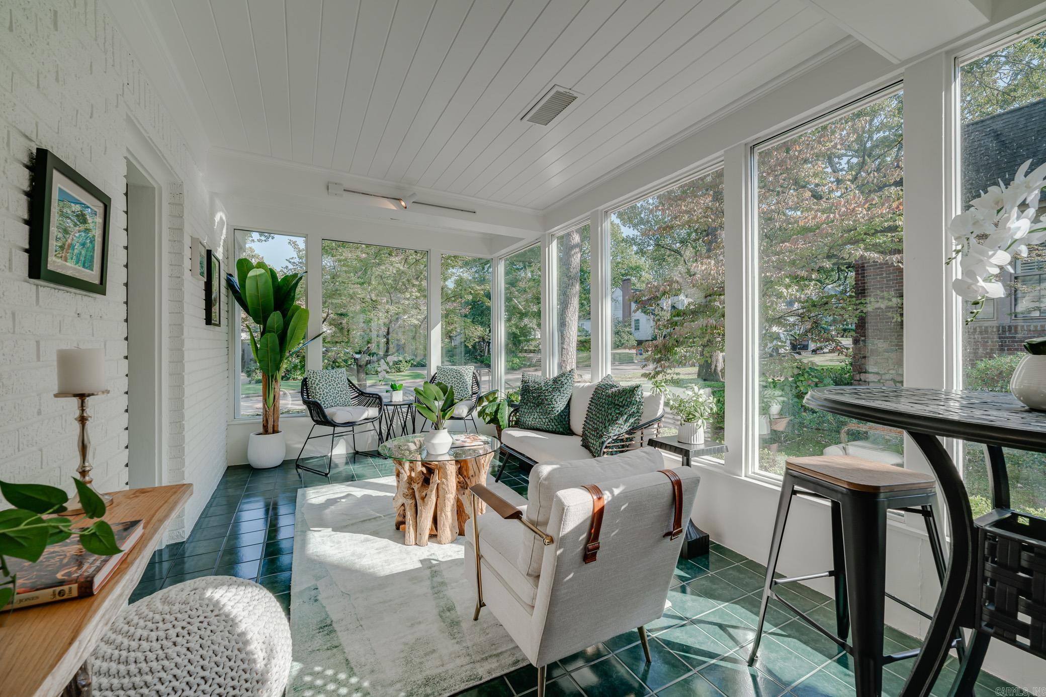 SHADOWLAWN - Residential