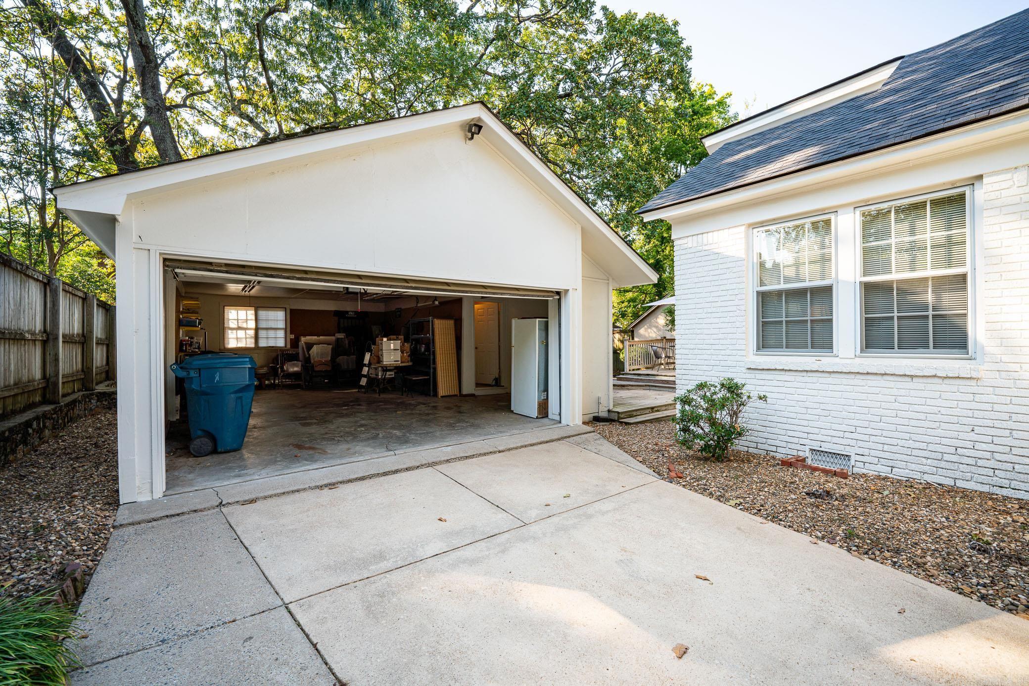 SHADOWLAWN - Residential