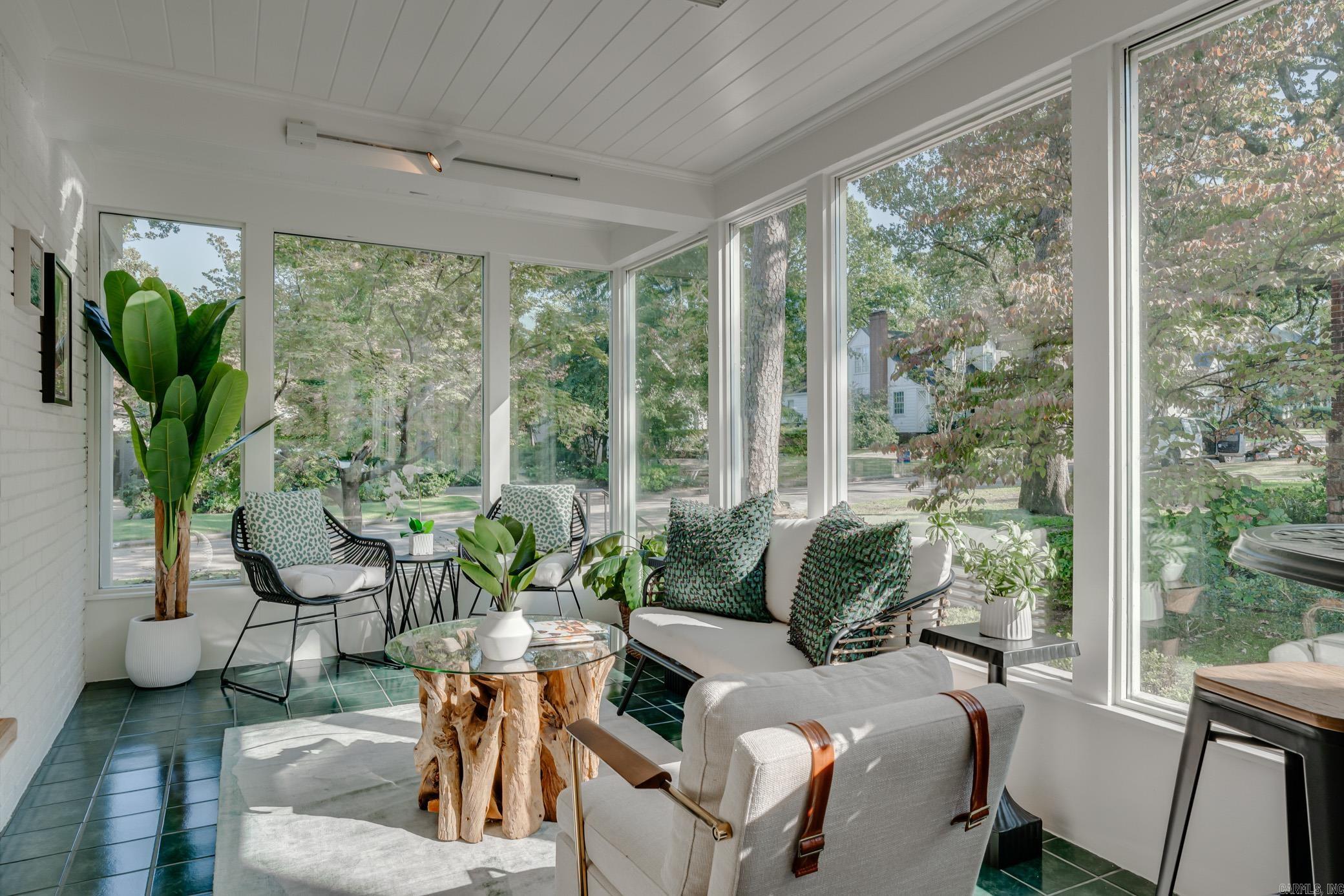 SHADOWLAWN - Residential