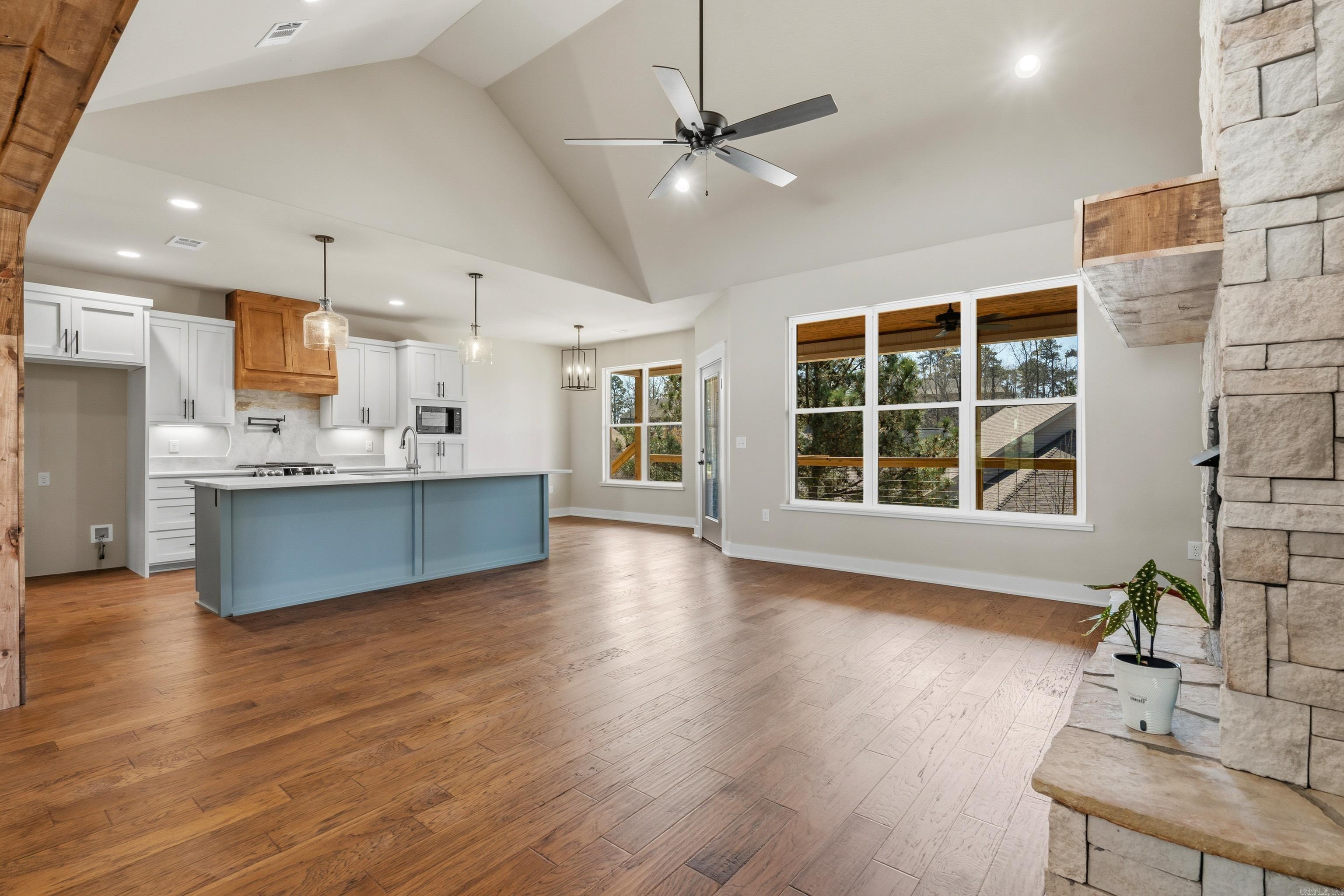 WATERFALL BAY - Residential