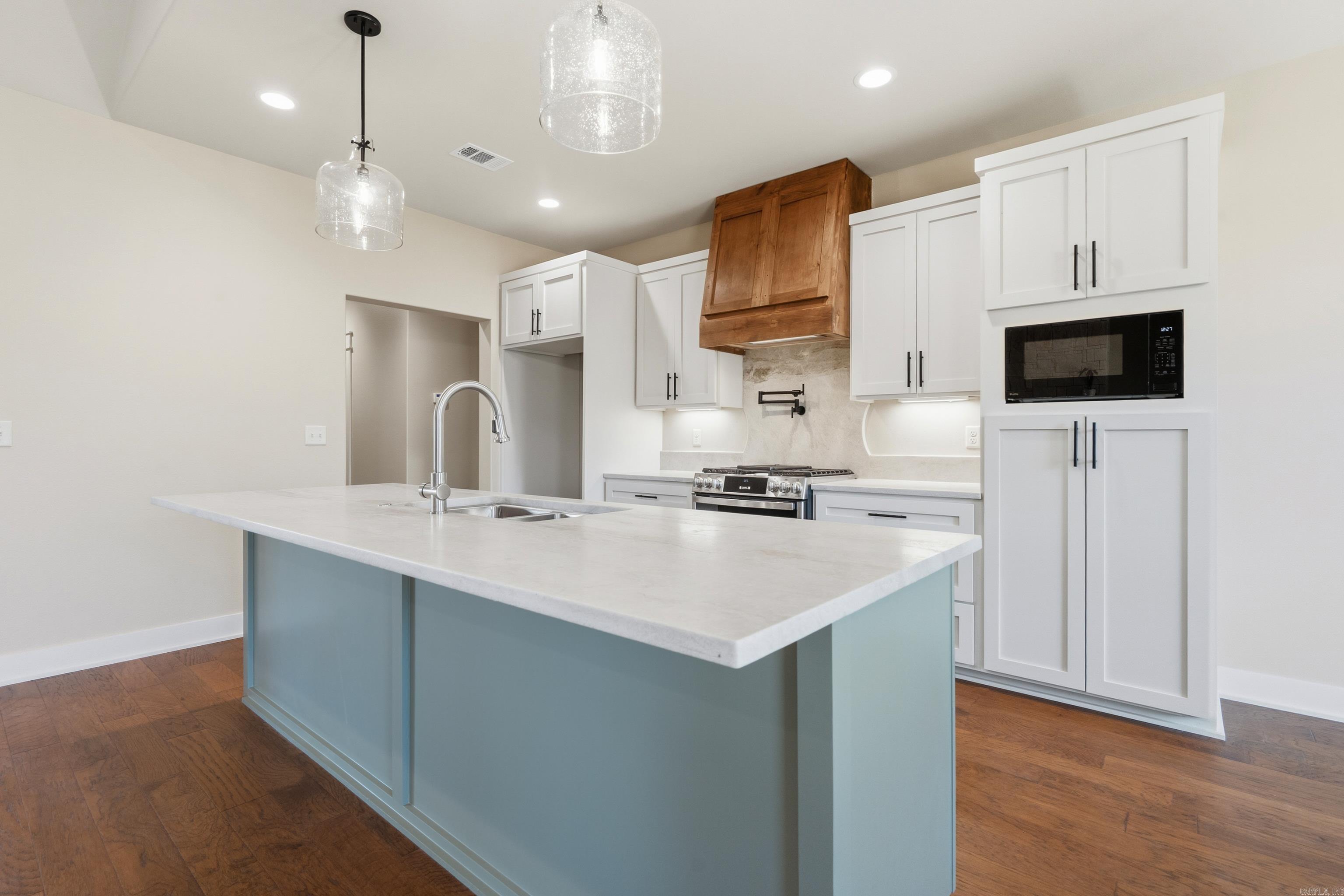 WATERFALL BAY - Residential