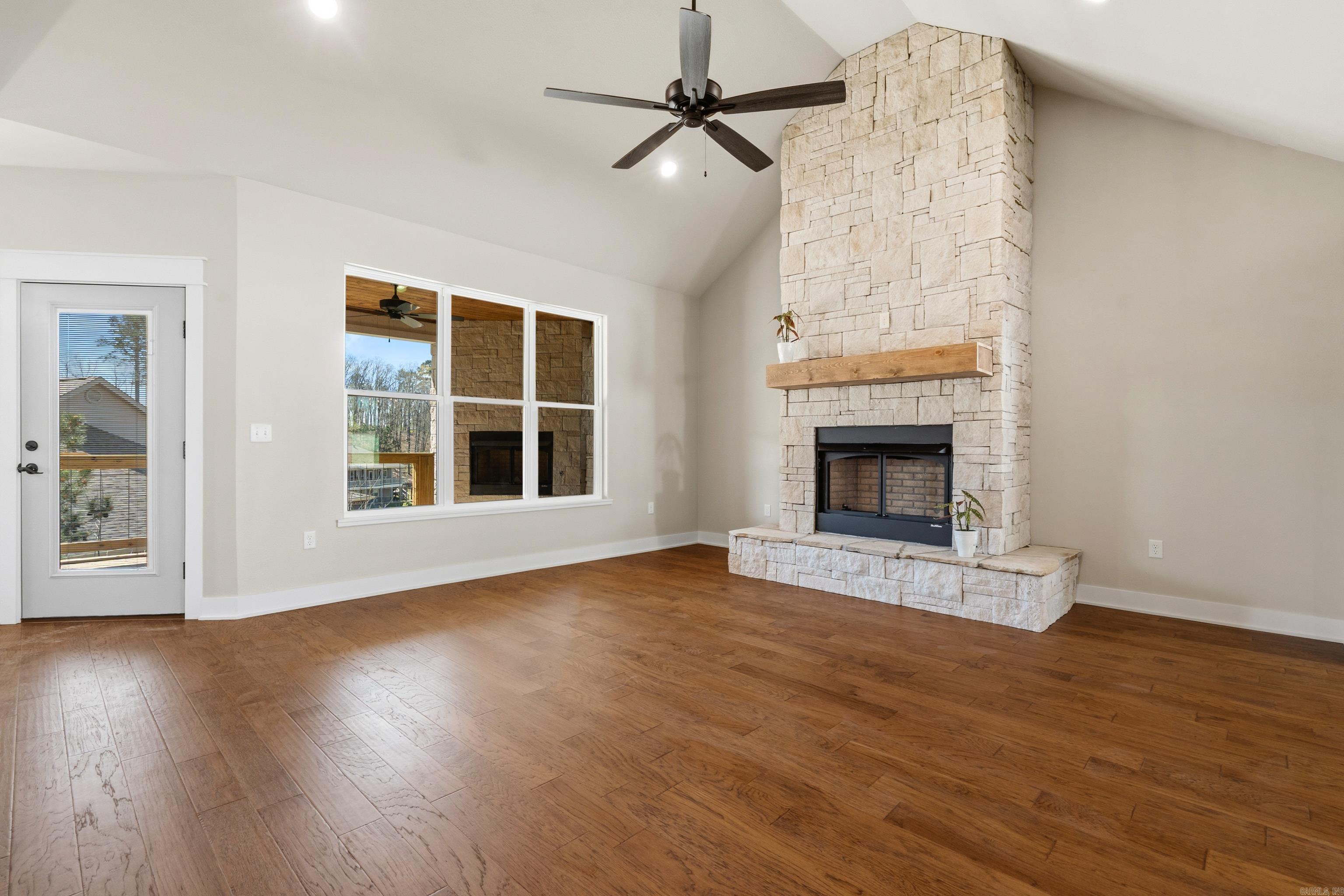 WATERFALL BAY - Residential