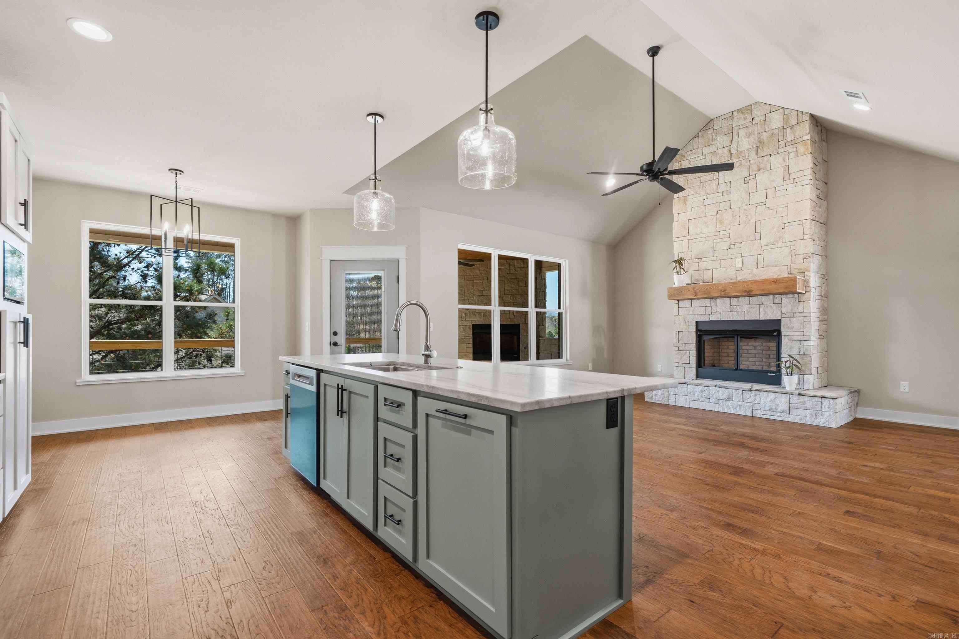 WATERFALL BAY - Residential