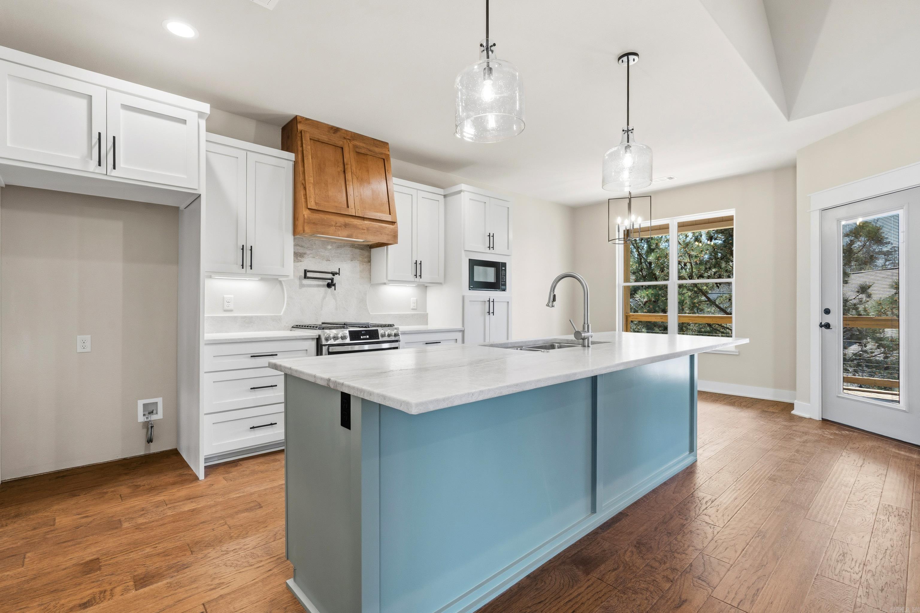 WATERFALL BAY - Residential