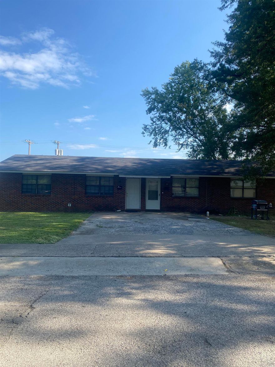 A package deal of three duplexes! Two of them are in Greenbrier w/2 units each. Each unit has 3 beds and 1 bath with .66 acres each for a total of 1.32 acres. Extra land for potential growth.  These in Greenbrier are on different parcels. The other duplex is in Conway with one parcel. It has .242 of an acre with 2 units. Each unit in Conway has 2 beds with 1 bath. For more information, agents, please look under confidential section.