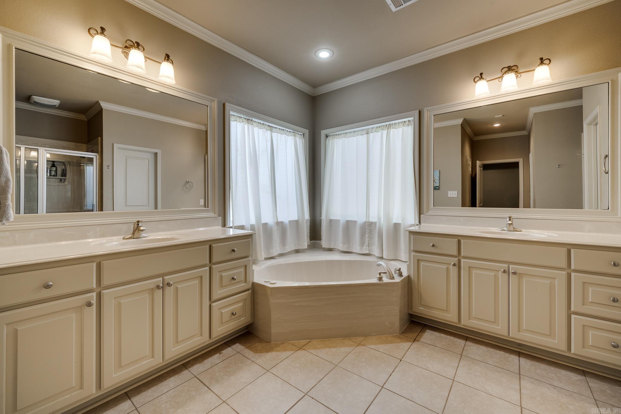 CAPITOL LAKES ESTATES - Residential