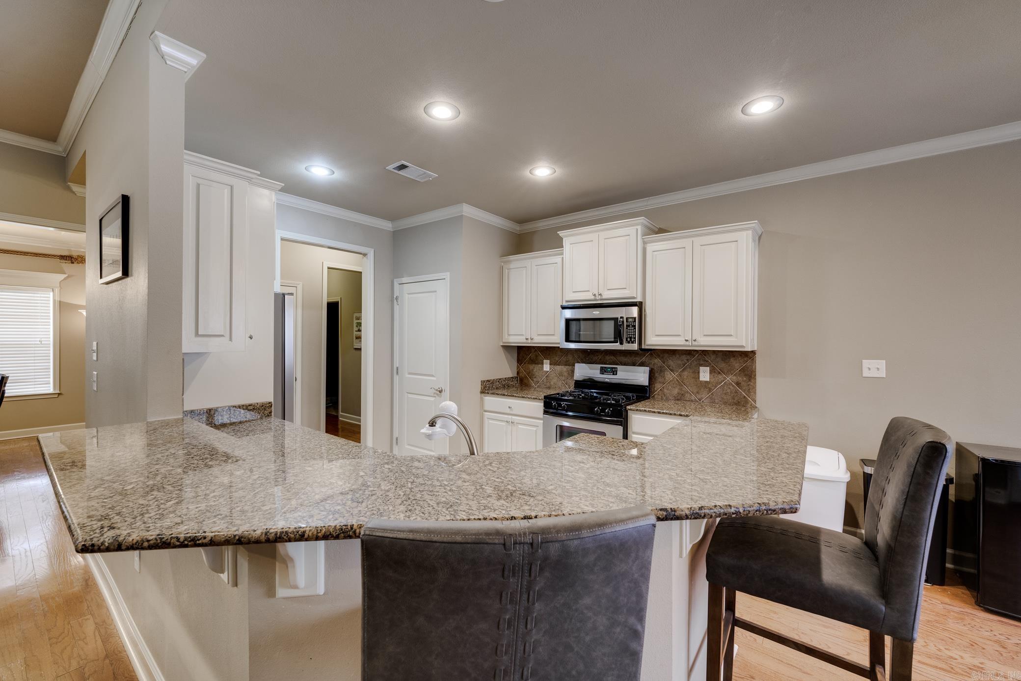 CAPITOL LAKES ESTATES - Residential