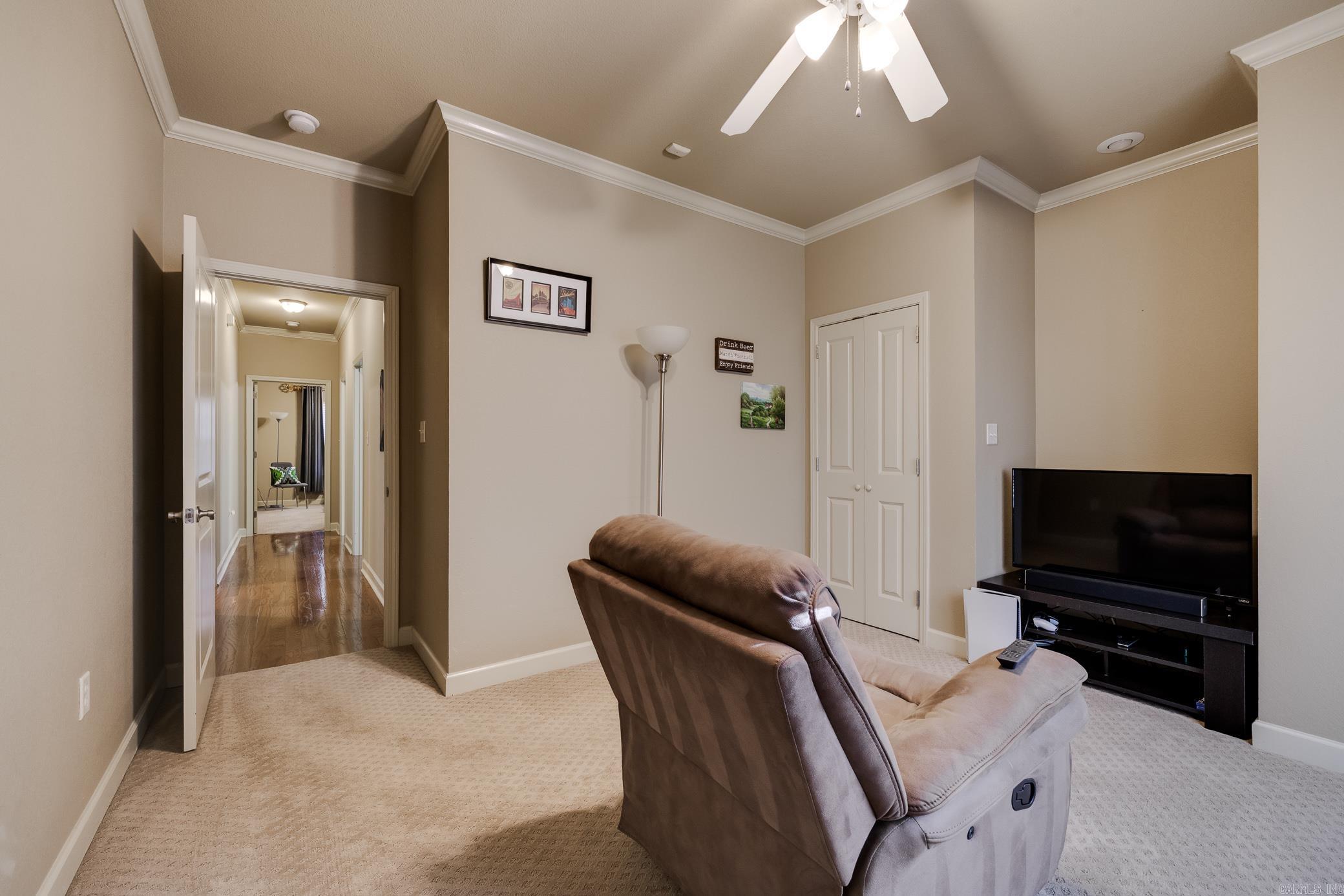 CAPITOL LAKES ESTATES - Residential