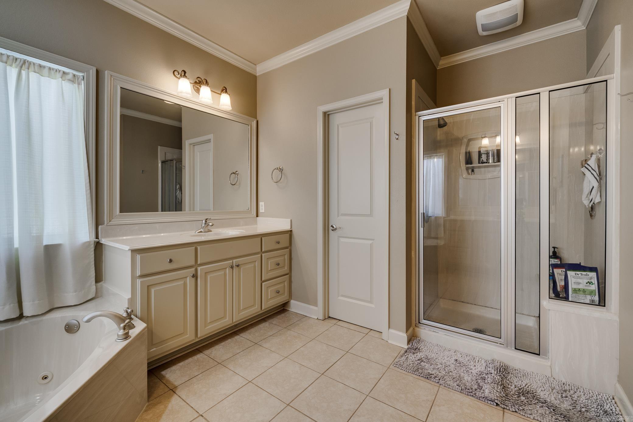 CAPITOL LAKES ESTATES - Residential