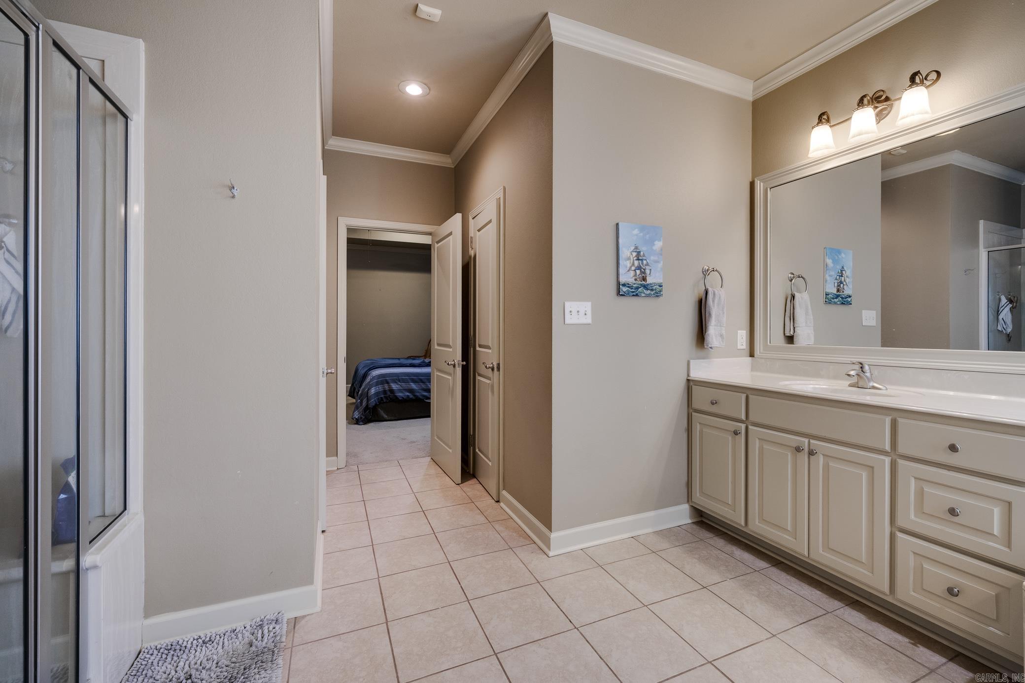 CAPITOL LAKES ESTATES - Residential