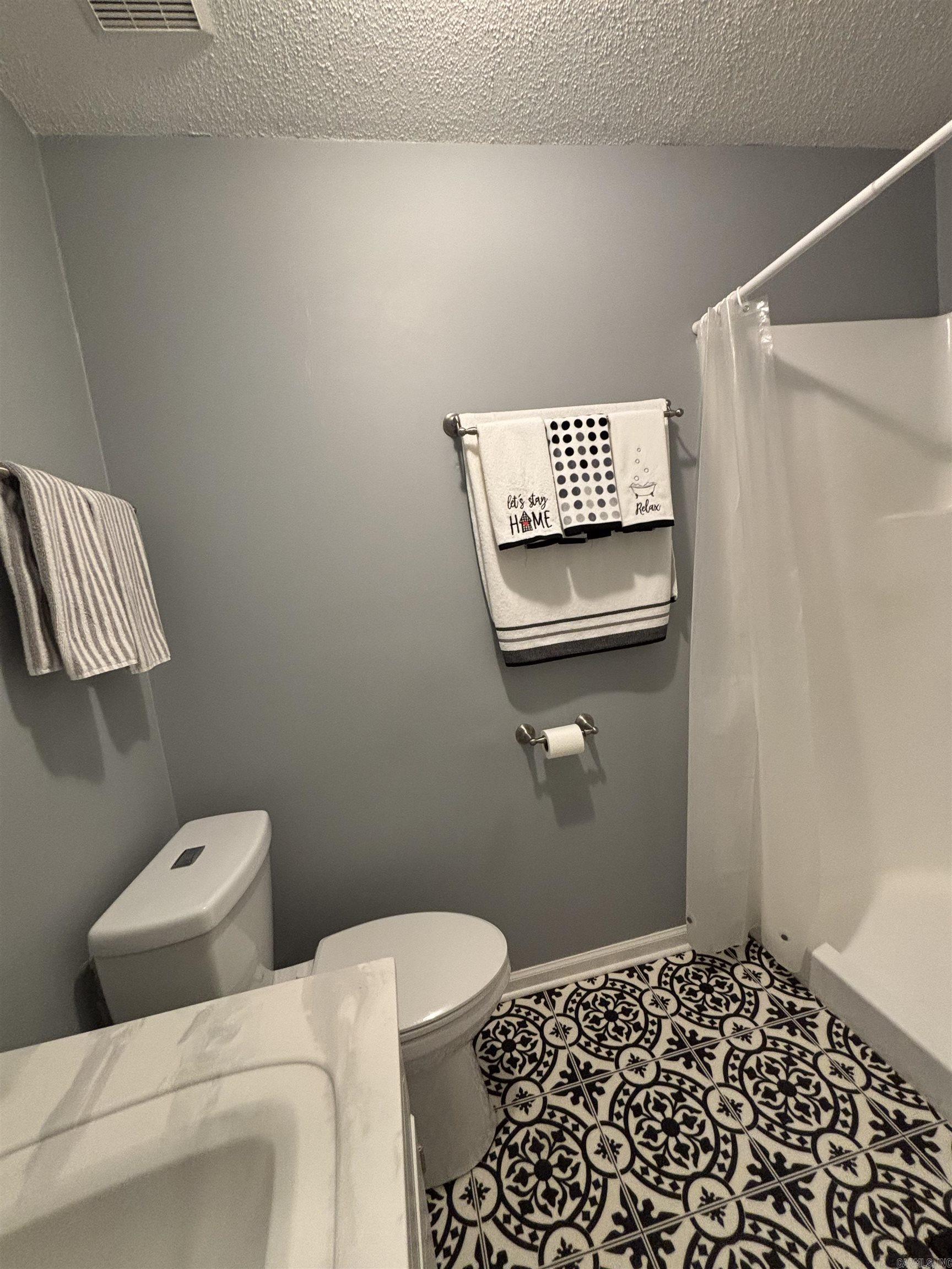 COLONIAL ACRES - Residential