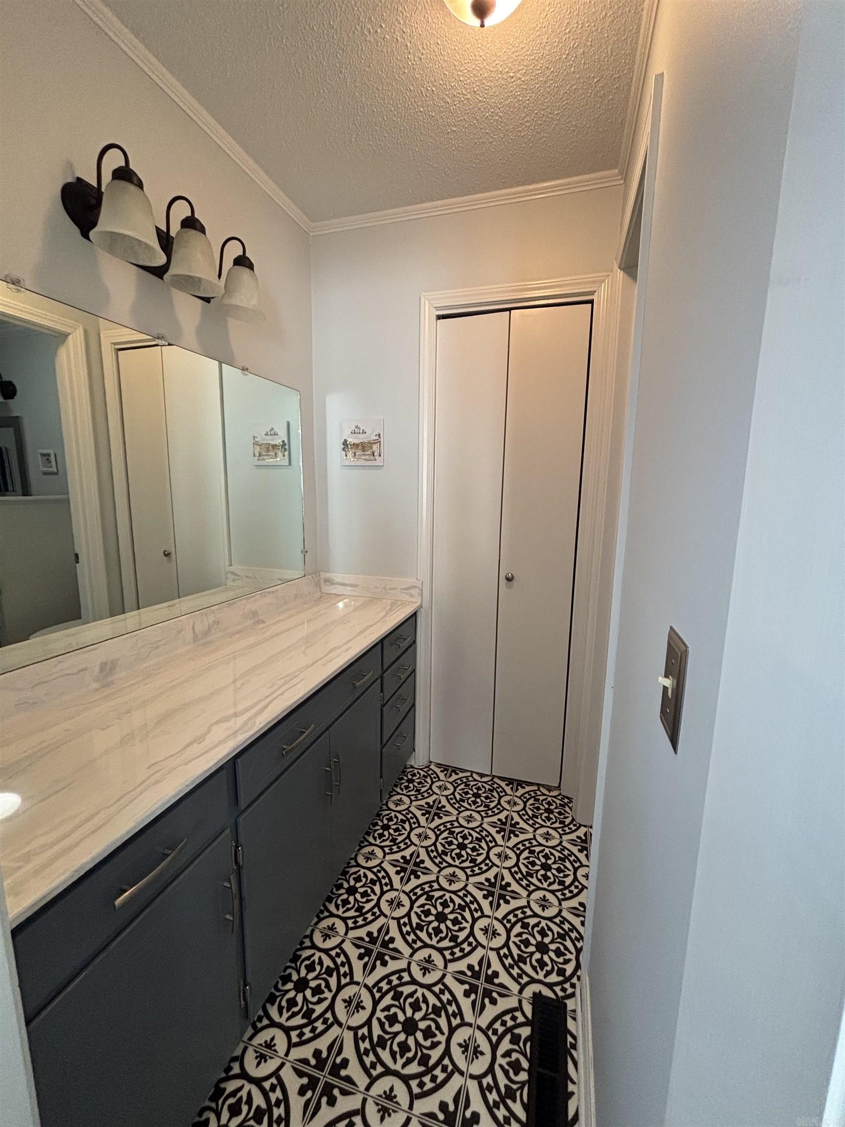 COLONIAL ACRES - Residential