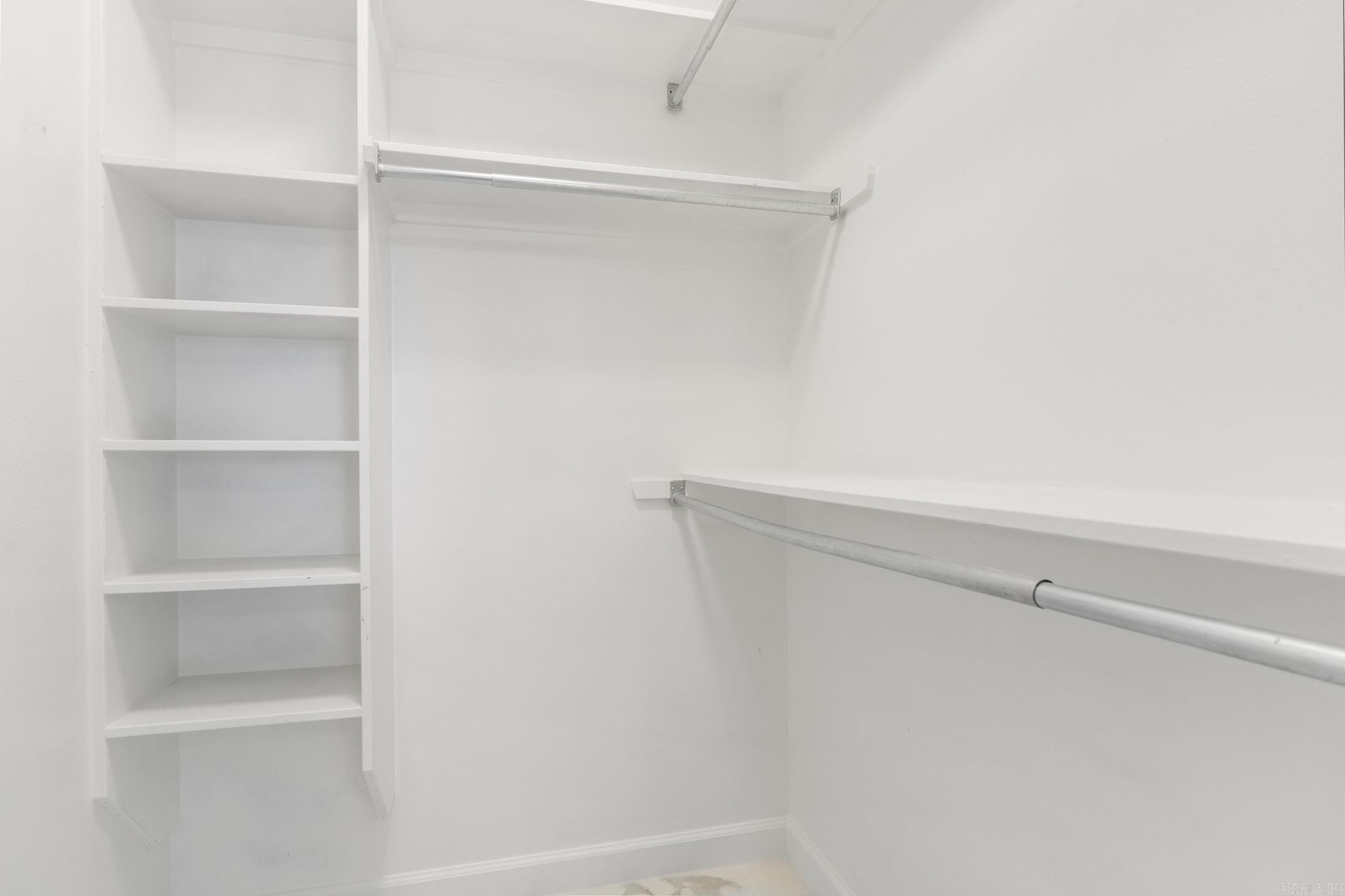 WINDWOOD - Residential