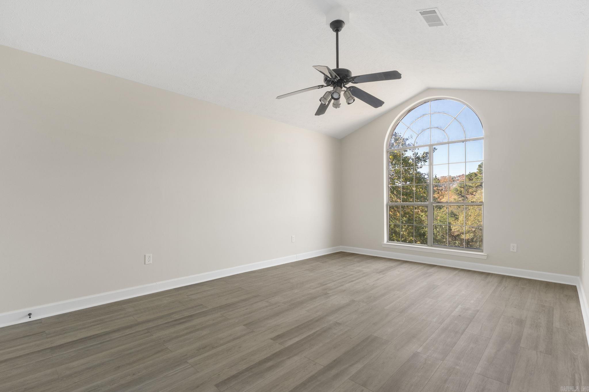 WINDWOOD - Residential