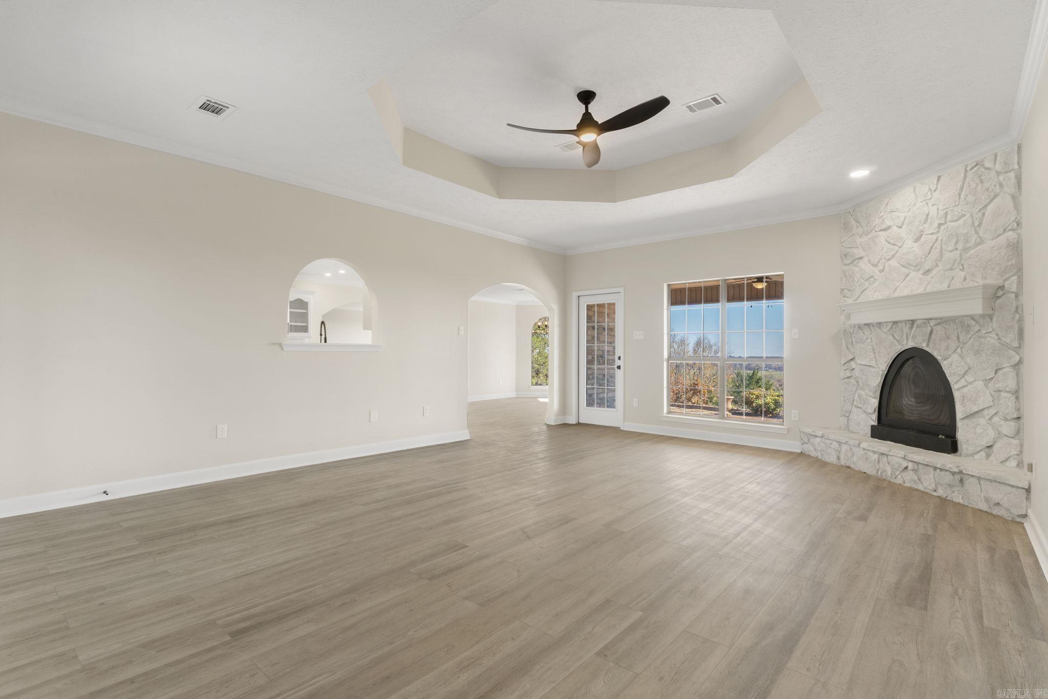 WINDWOOD - Residential