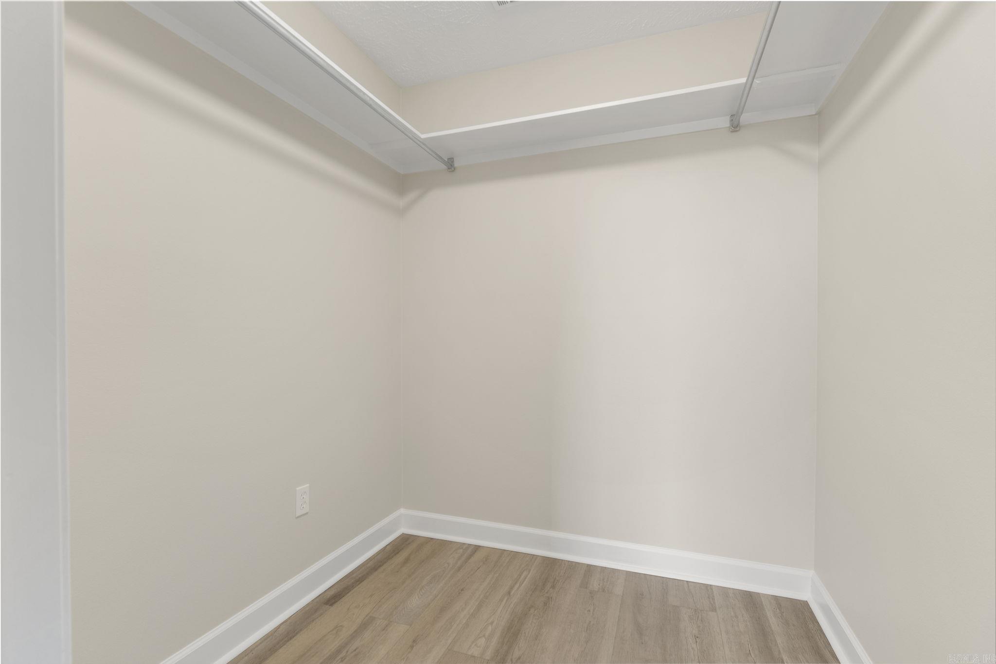 WINDWOOD - Residential