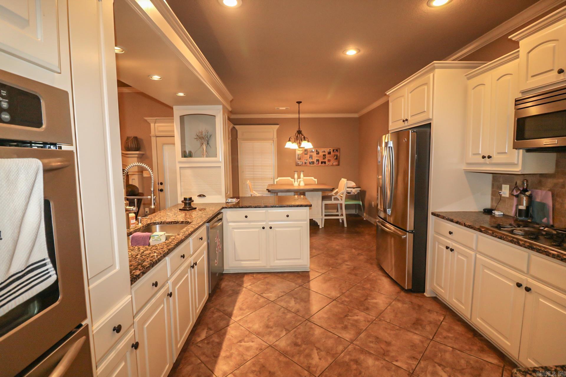 SHADOW CREEK - Residential