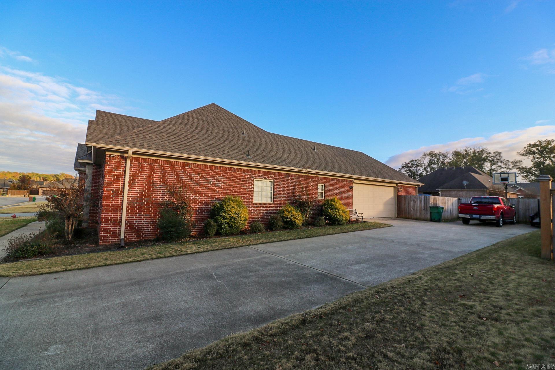 SHADOW CREEK - Residential