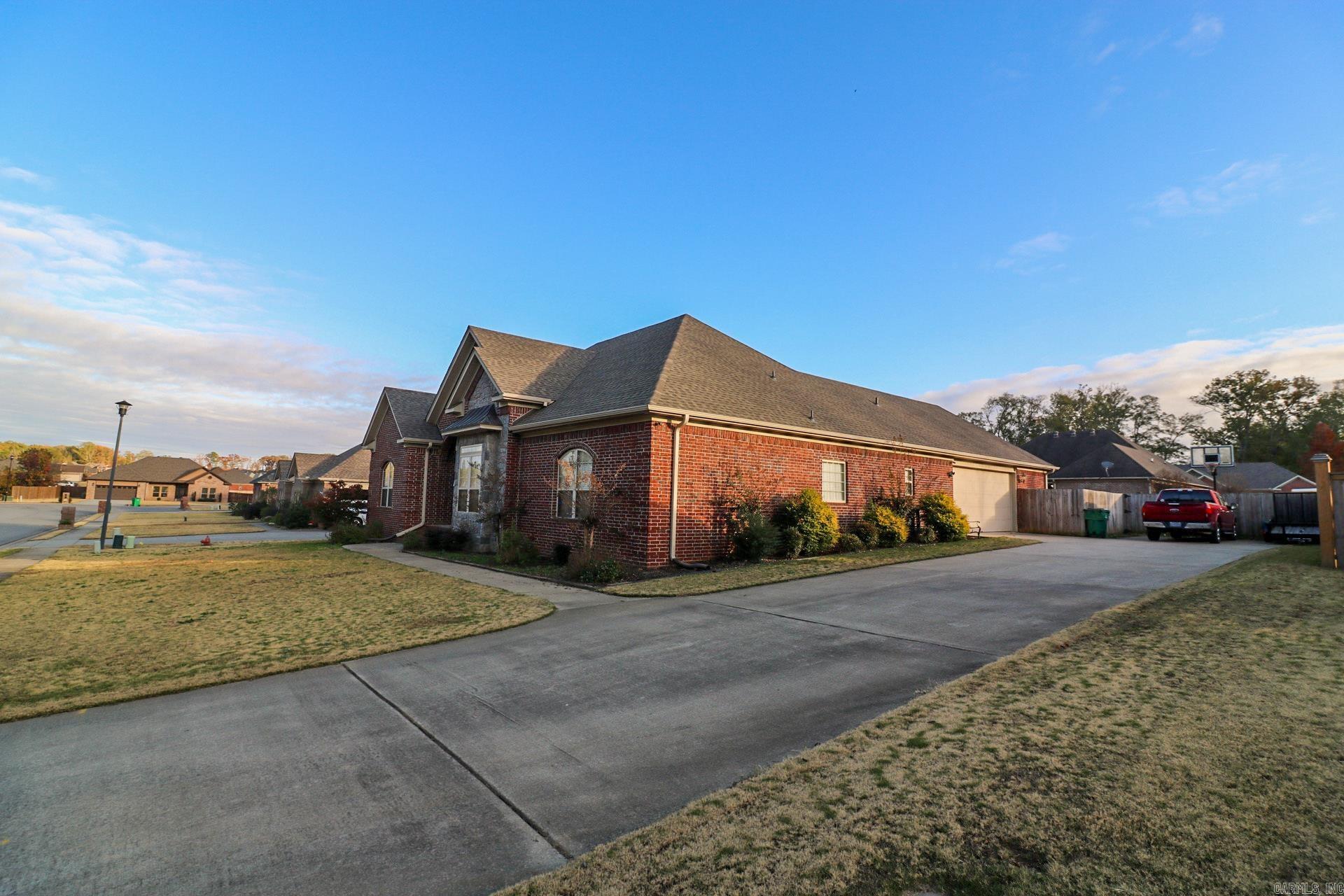 SHADOW CREEK - Residential