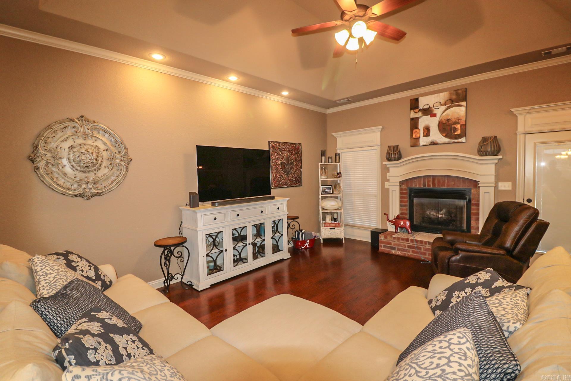 SHADOW CREEK - Residential