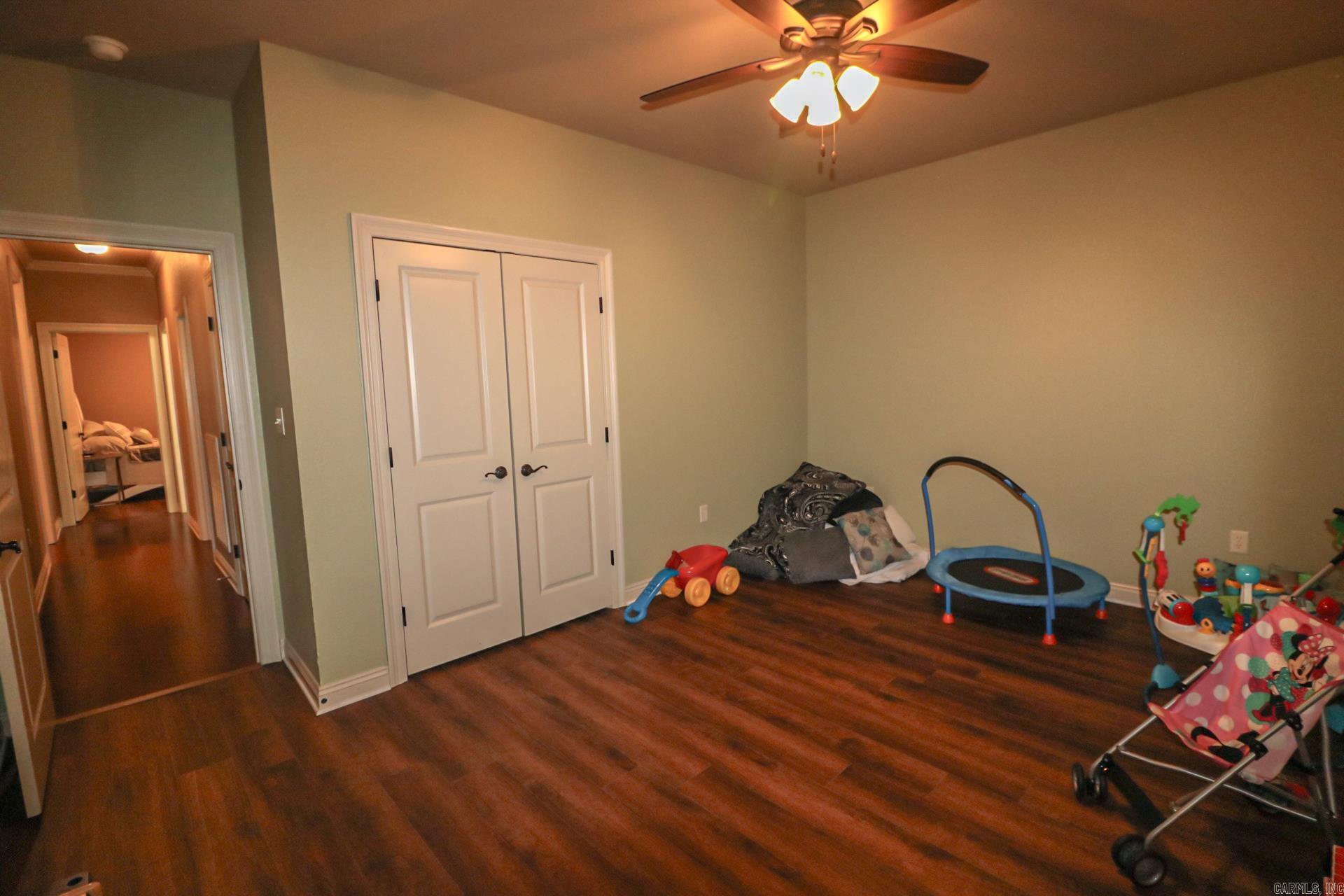 SHADOW CREEK - Residential