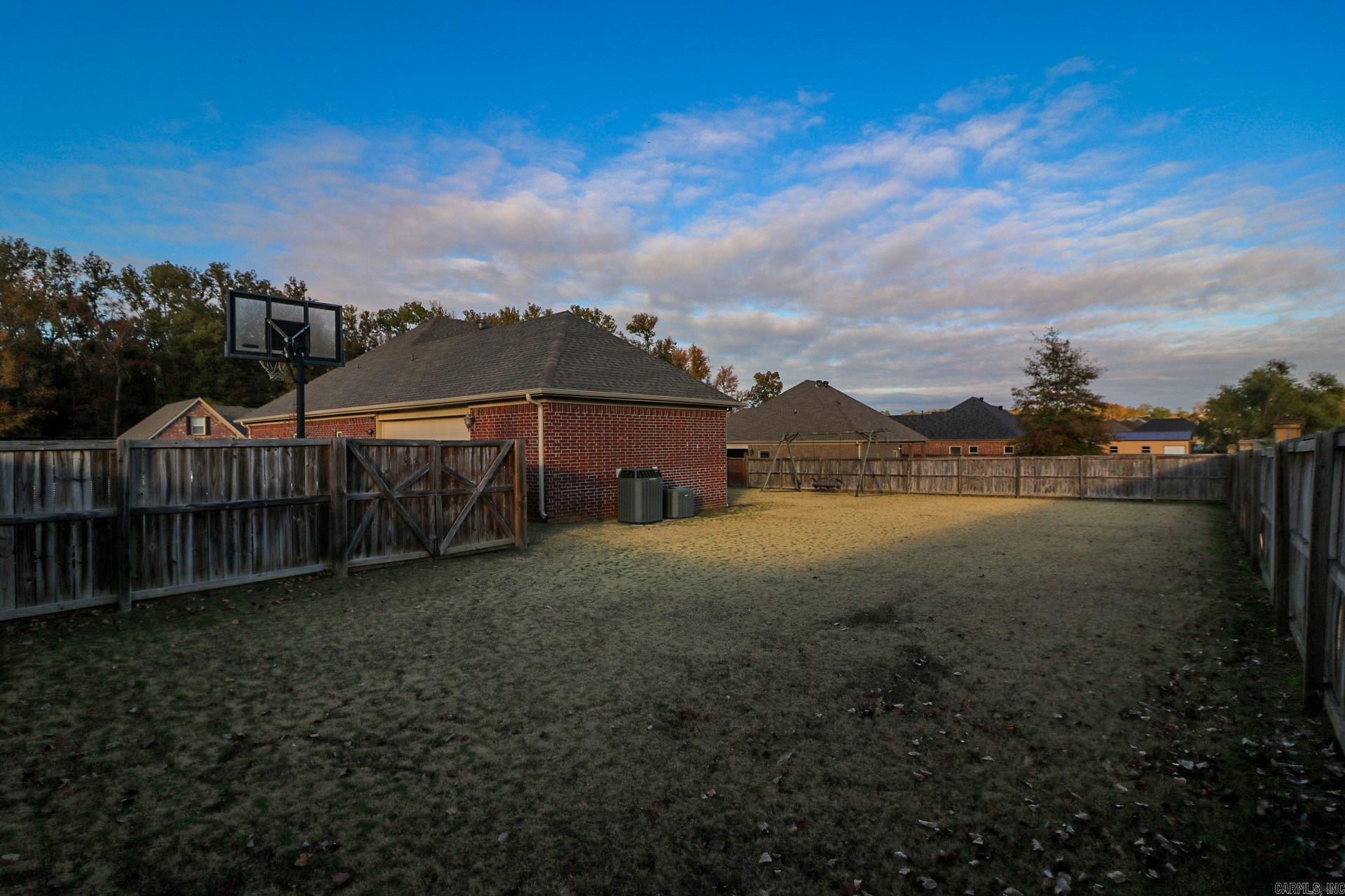 SHADOW CREEK - Residential