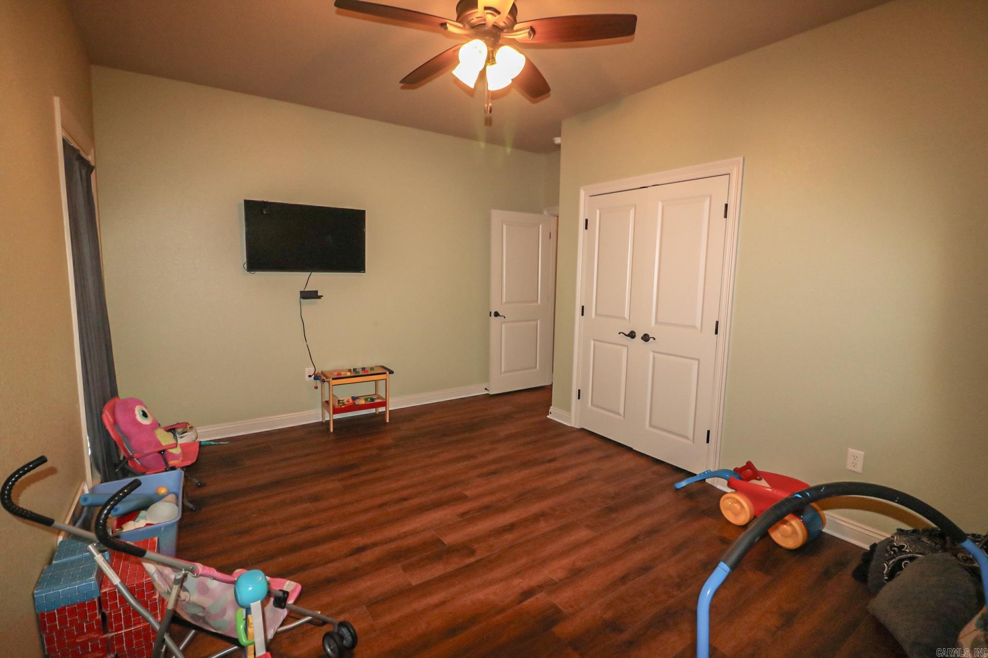 SHADOW CREEK - Residential