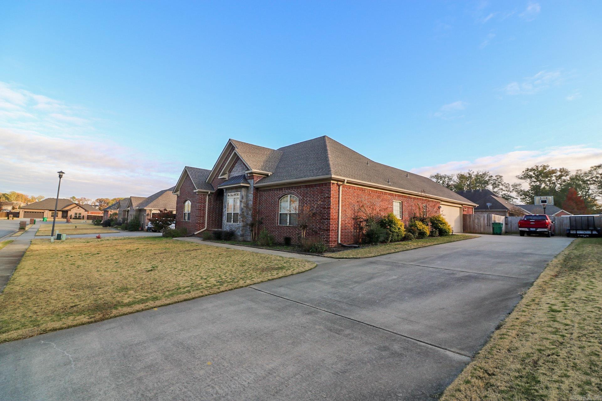 SHADOW CREEK - Residential