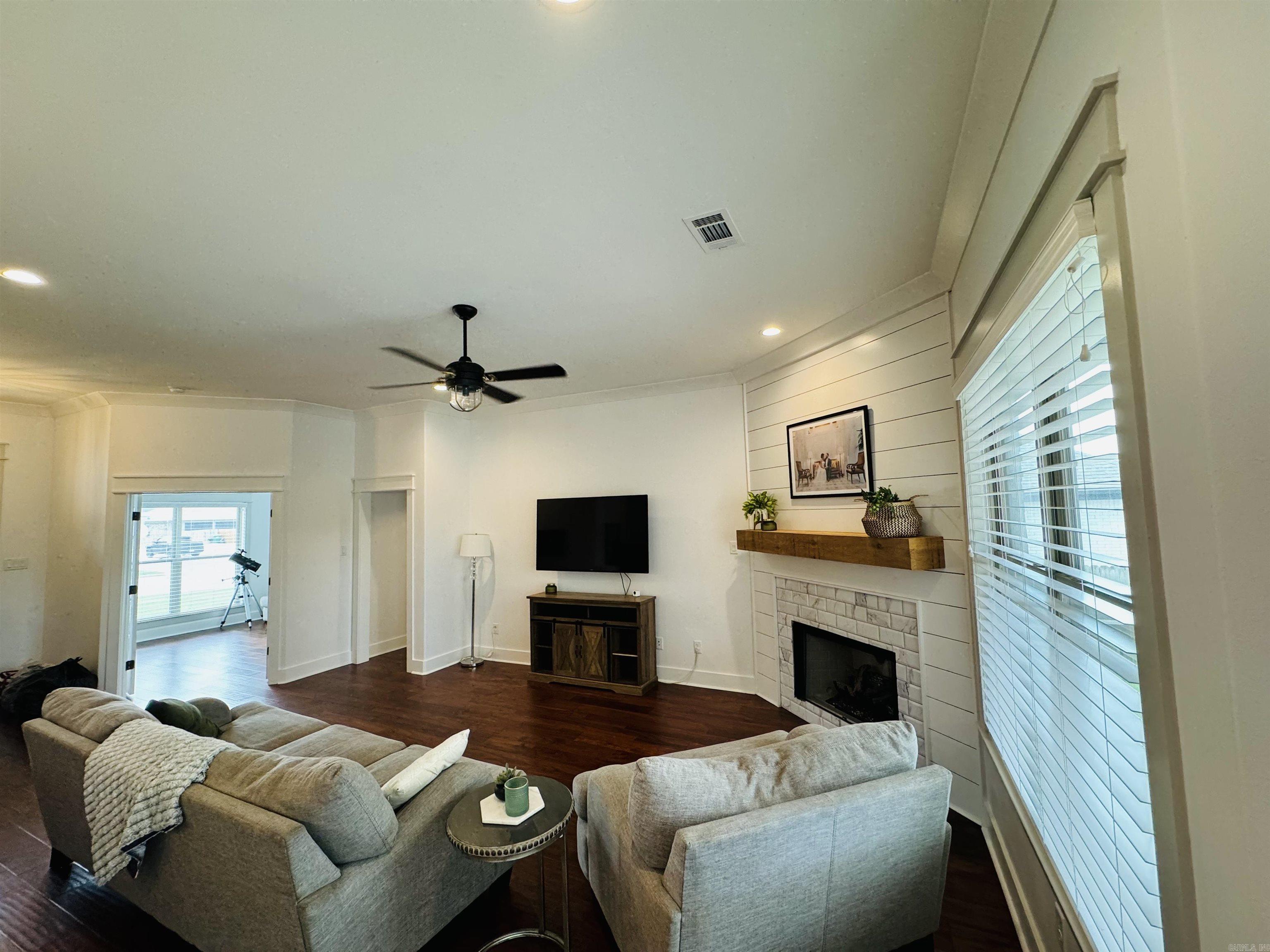 MILLERS GLENN - Residential