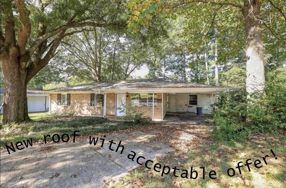 Fantastic opportunity to enjoy an ideal location! Nestled at the end of the cul-de-sac, this 1950's brick home has a head start in making it a perfect little home. While it needs some work and will be sold as-is, it could be a great entry level option as a home or investment property. Take a few minutes to check this one out -- it's a rare find in this neighborhood, just around the corner from Northwest Elementary School.
