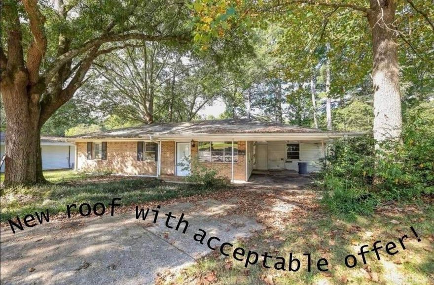 Fantastic opportunity to enjoy an ideal location!  Nestled at the end of the cul-de-sac, this 1950's brick home has a head start in making it a perfect little home. While it needs some work and will be sold as-is, it could be a great entry level option as a home or investment property.  Take a few minutes to check this one out -- it's a rare find in this neighborhood, just around the corner from Northwest Elementary School.