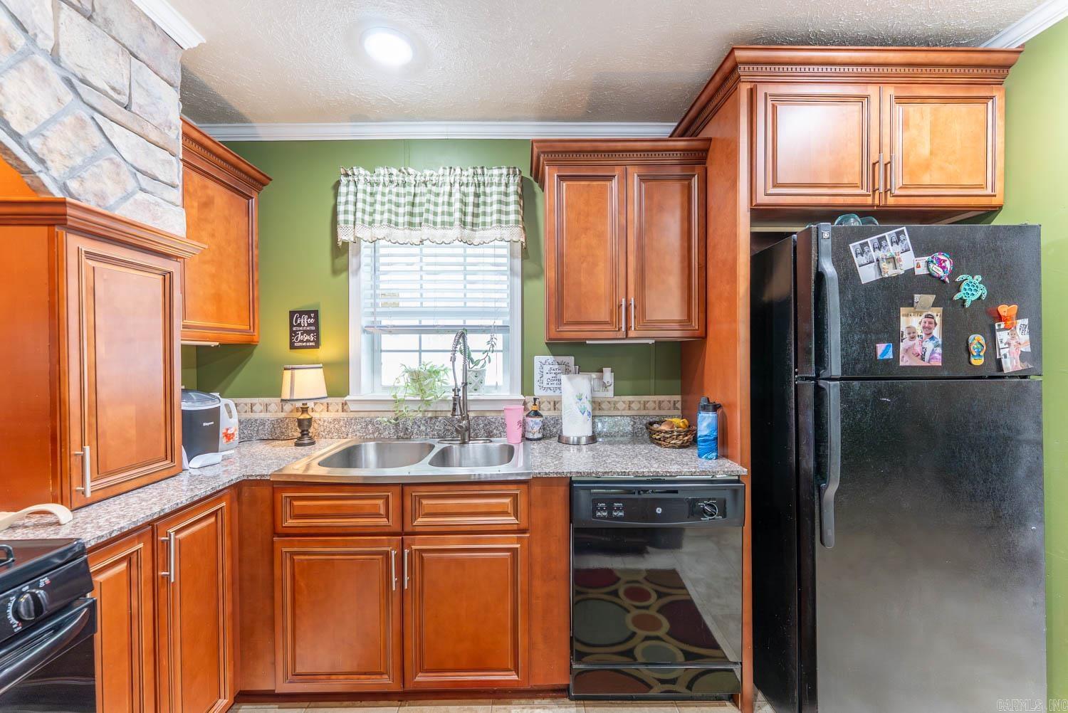 ROLLING MEADOWS MOBILE HOME PARK - Residential