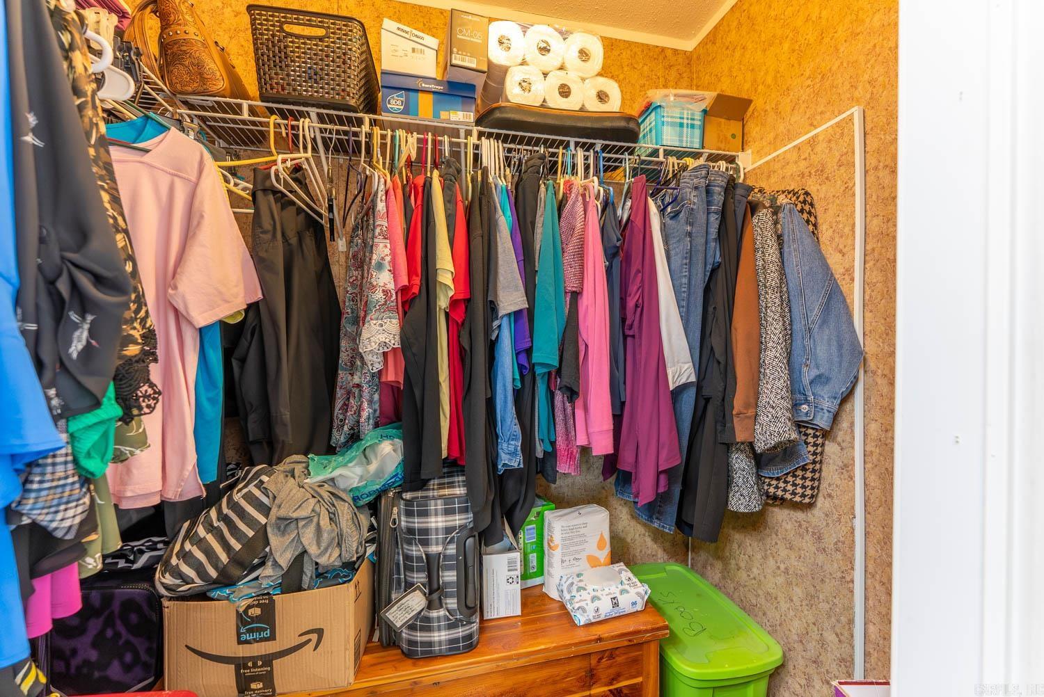 ROLLING MEADOWS MOBILE HOME PARK - Residential