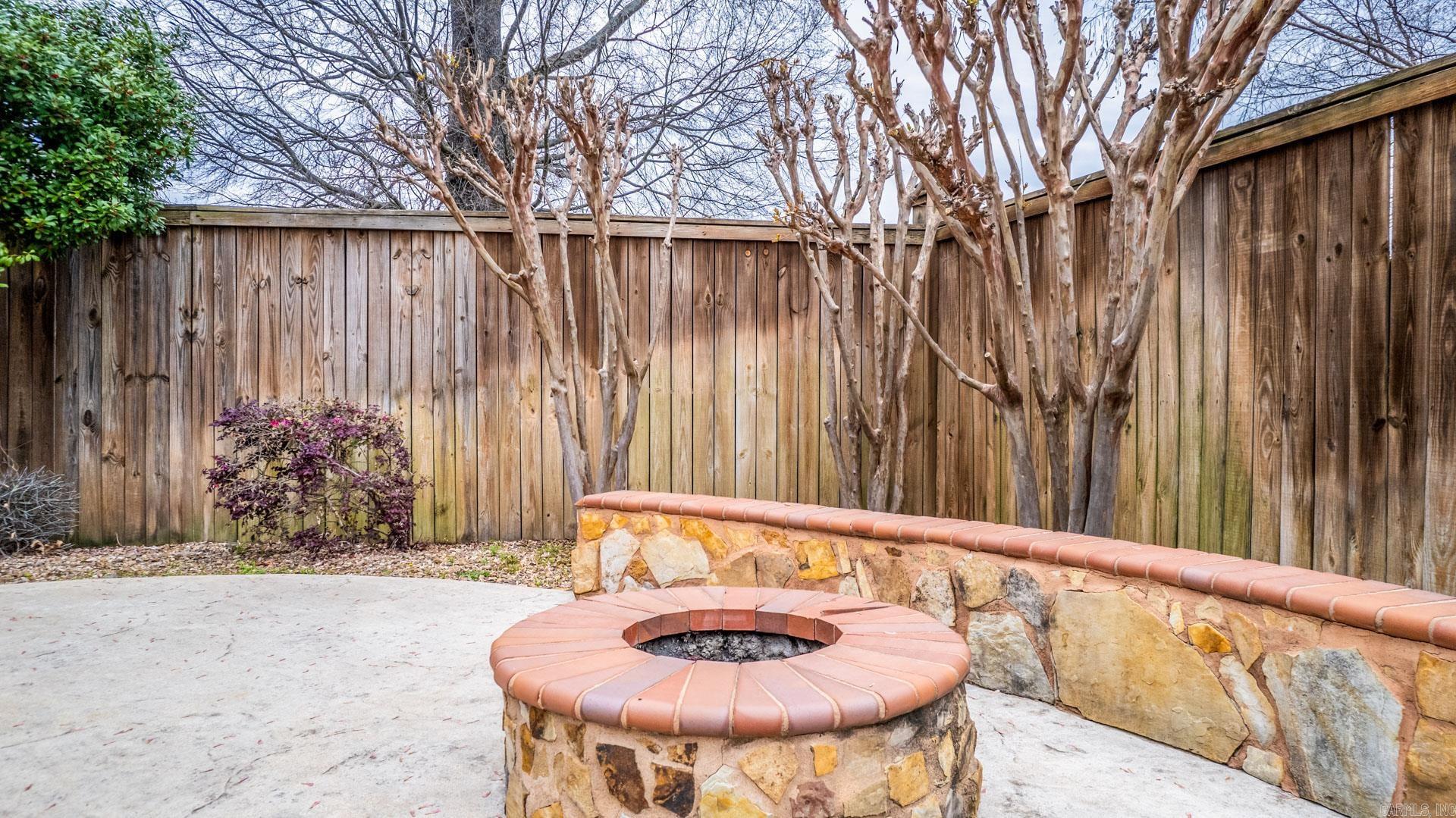 COUNTRY CLUB OF ARK THE - Residential