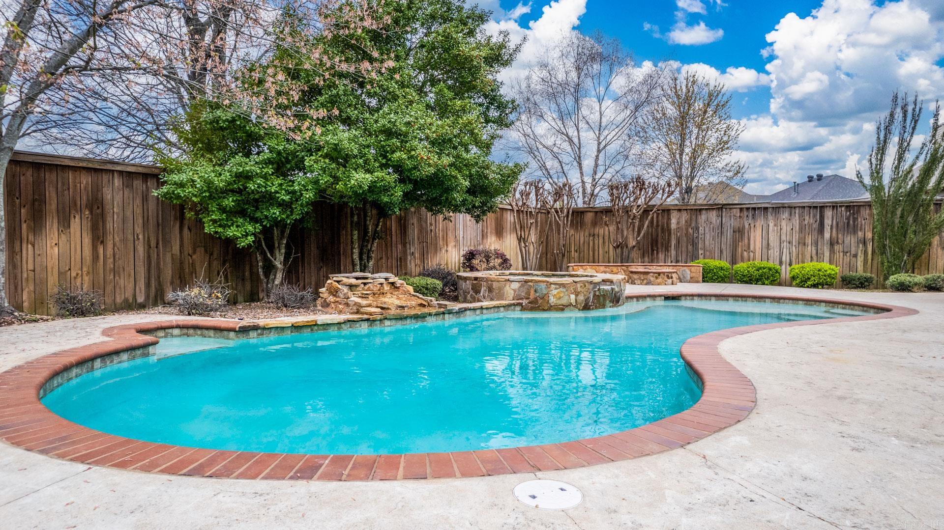 COUNTRY CLUB OF ARK THE - Residential