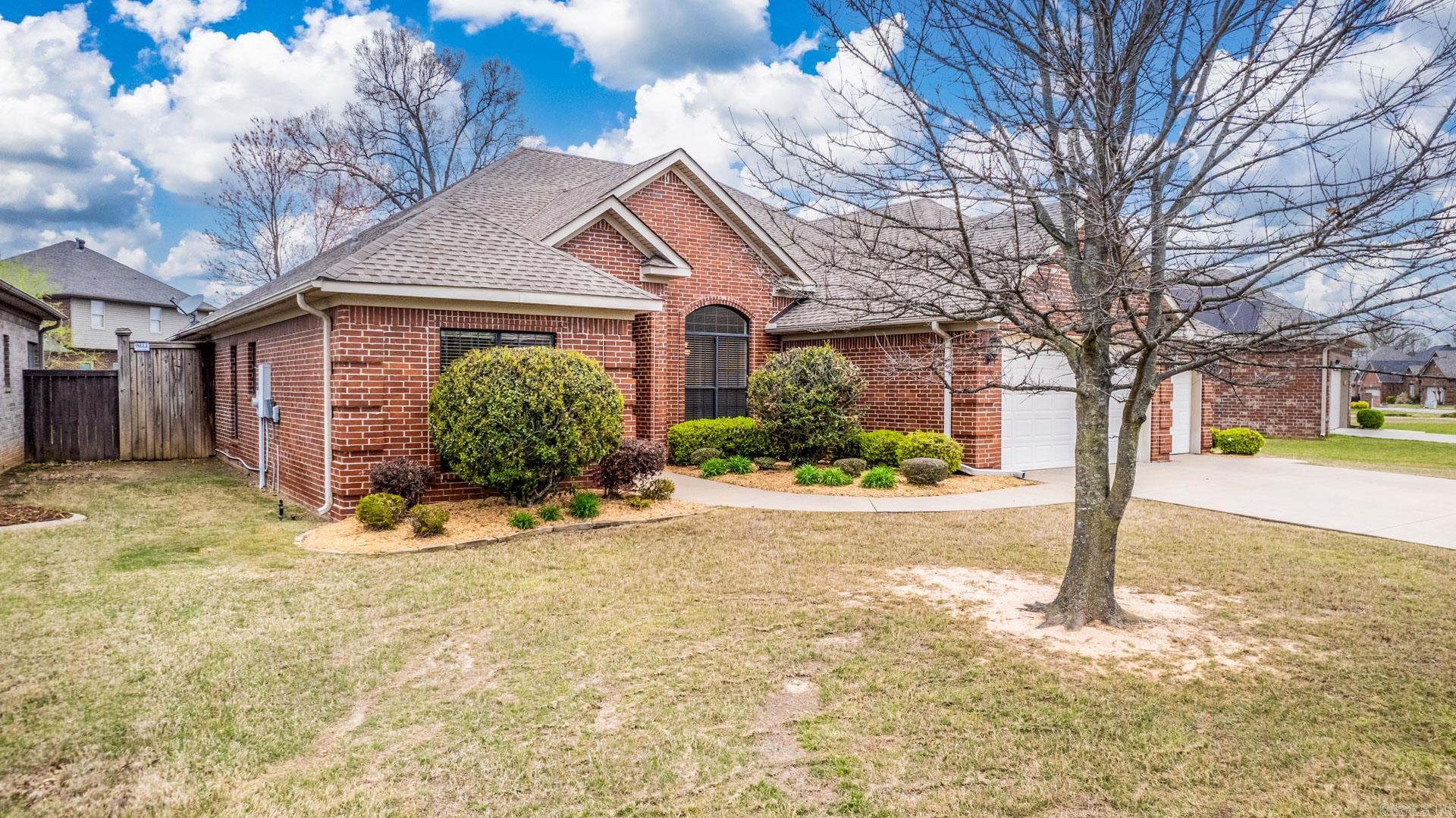 COUNTRY CLUB OF ARK THE - Residential