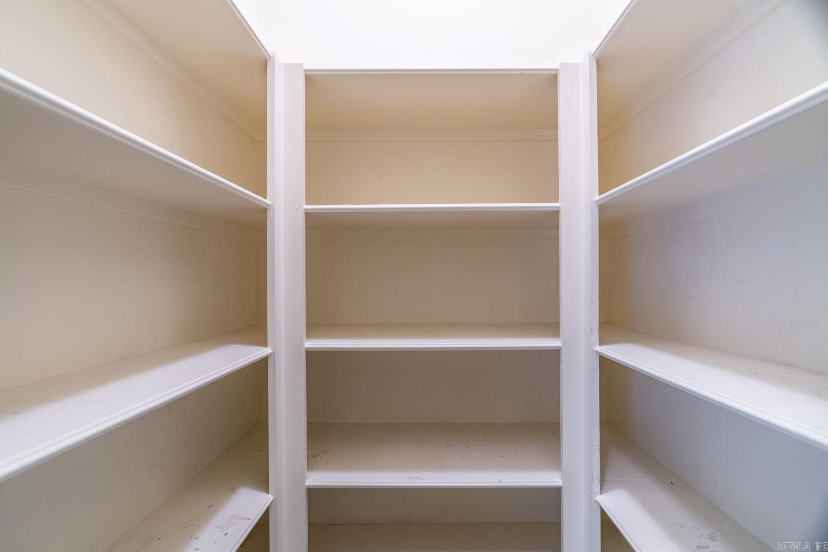 COUNTRY CLUB OF ARK THE - Residential