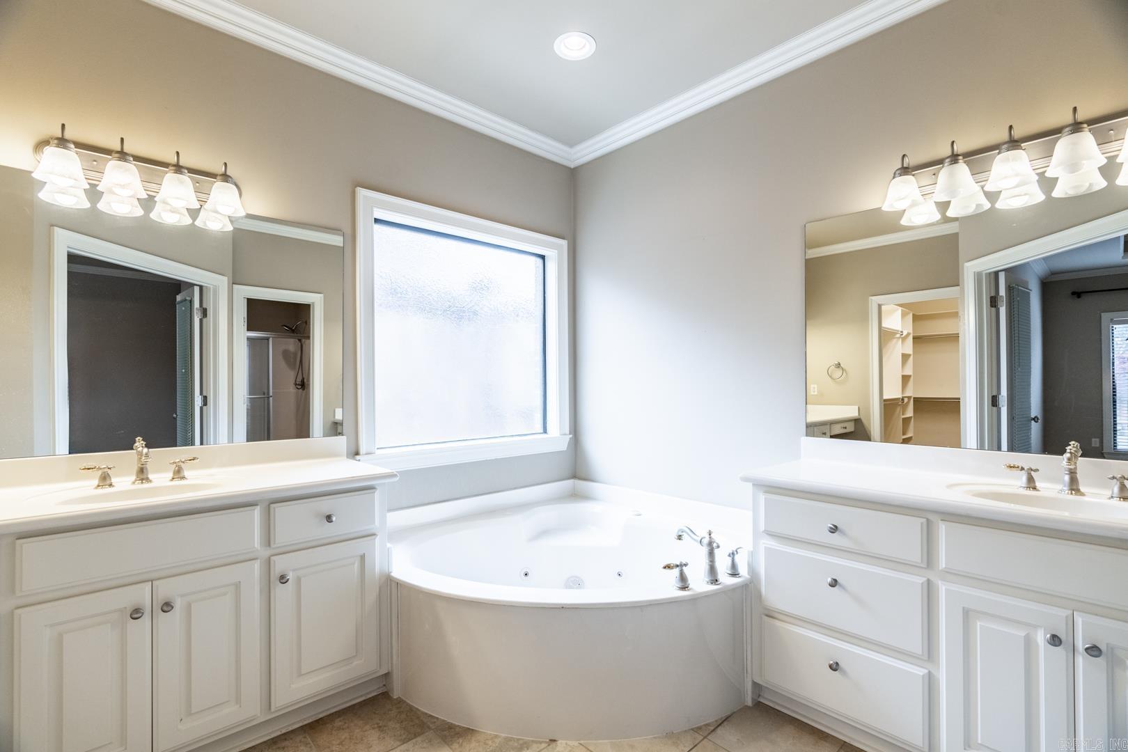 COUNTRY CLUB OF ARK THE - Residential