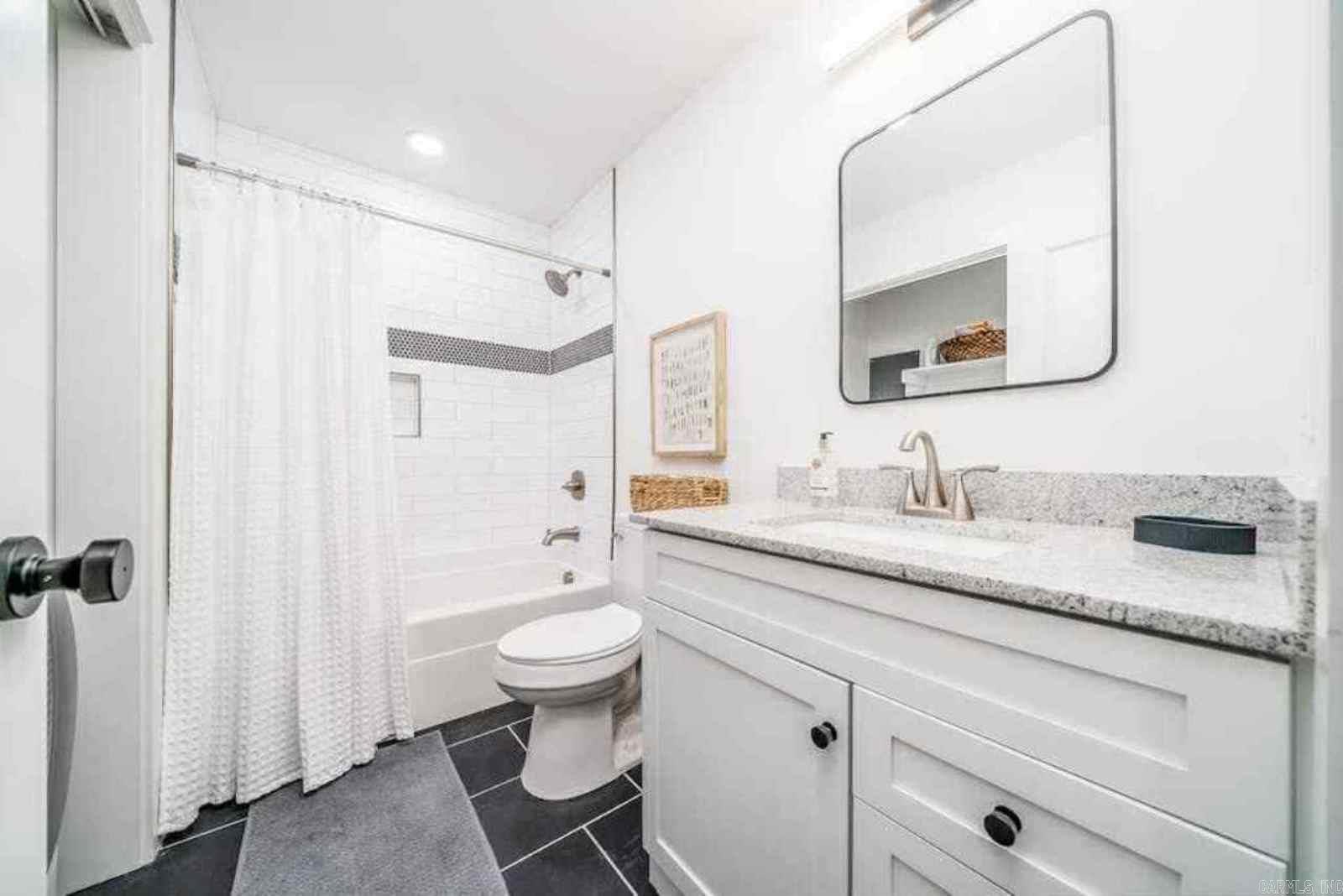 BROADVIEW EXTENSION - Residential